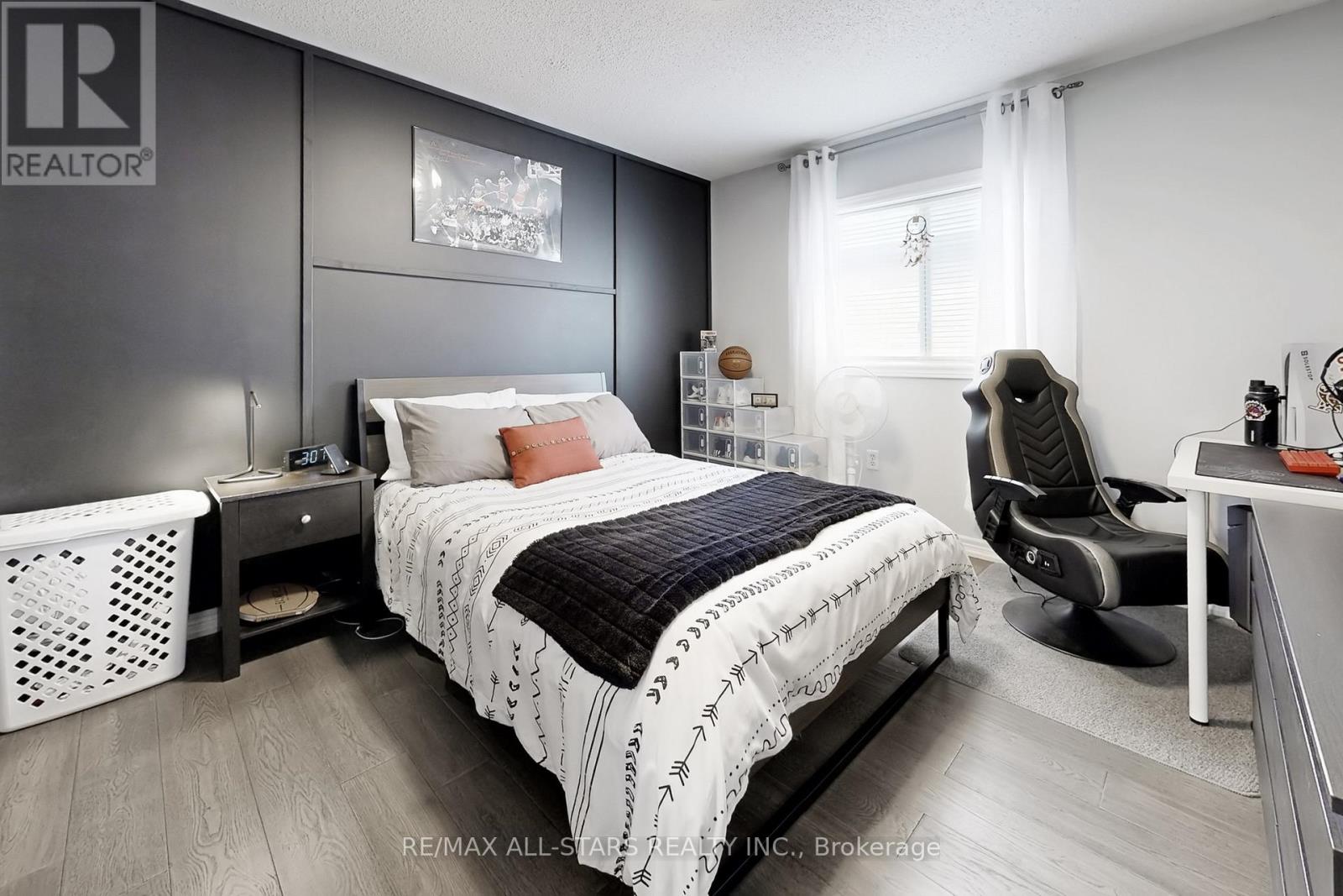 6 Hirst Avenue, Georgina, Ontario  L4P 4E6 - Photo 33 - N12959154