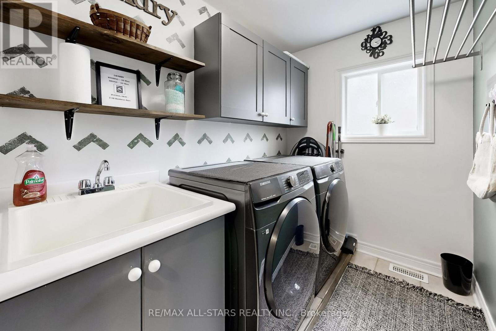 6 Hirst Avenue, Georgina, Ontario  L4P 4E6 - Photo 37 - N12959154