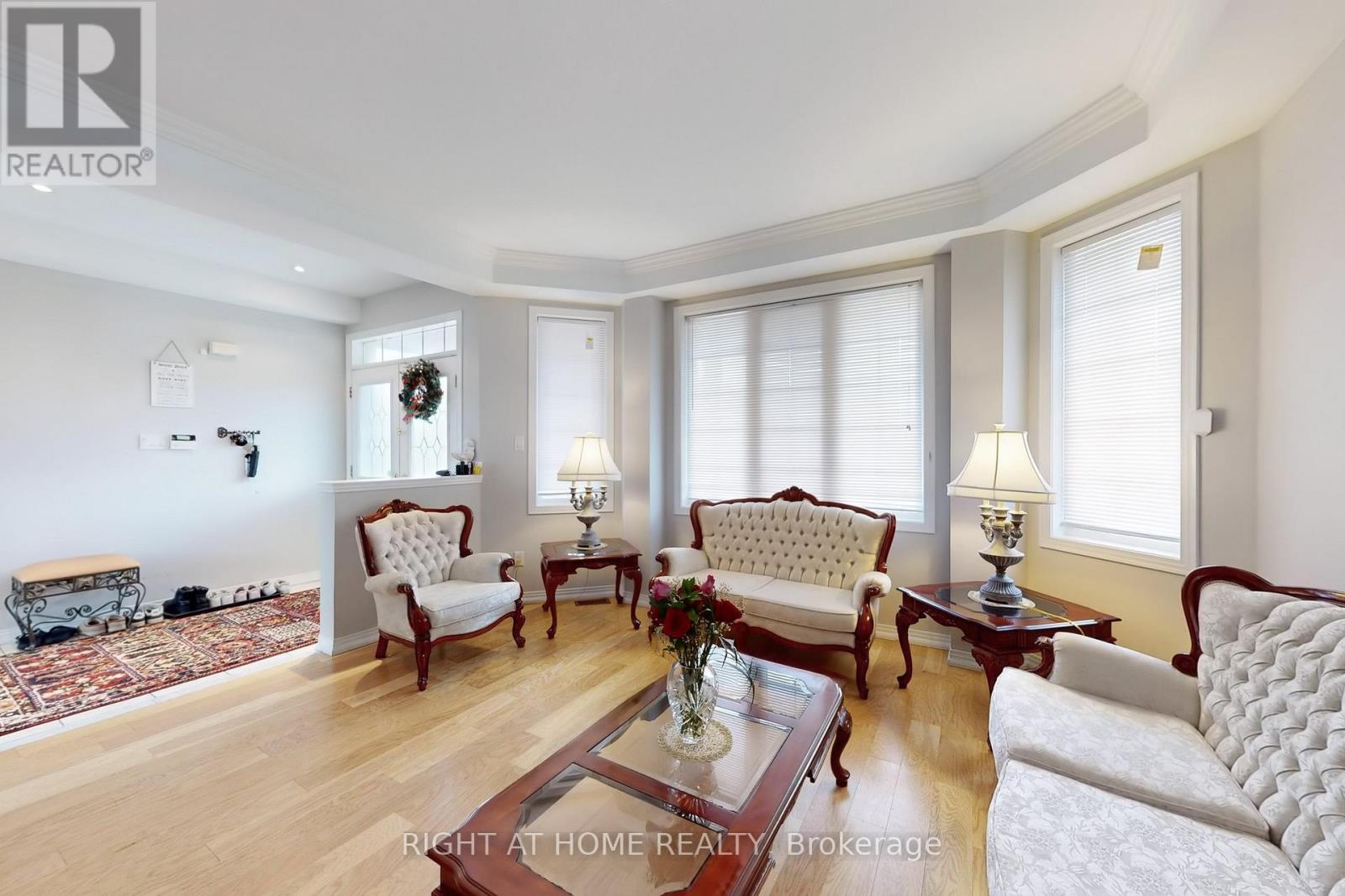 19 Robert Grundy Road, Markham, Ontario  L6C 3A5 - Photo 4 - N12959162