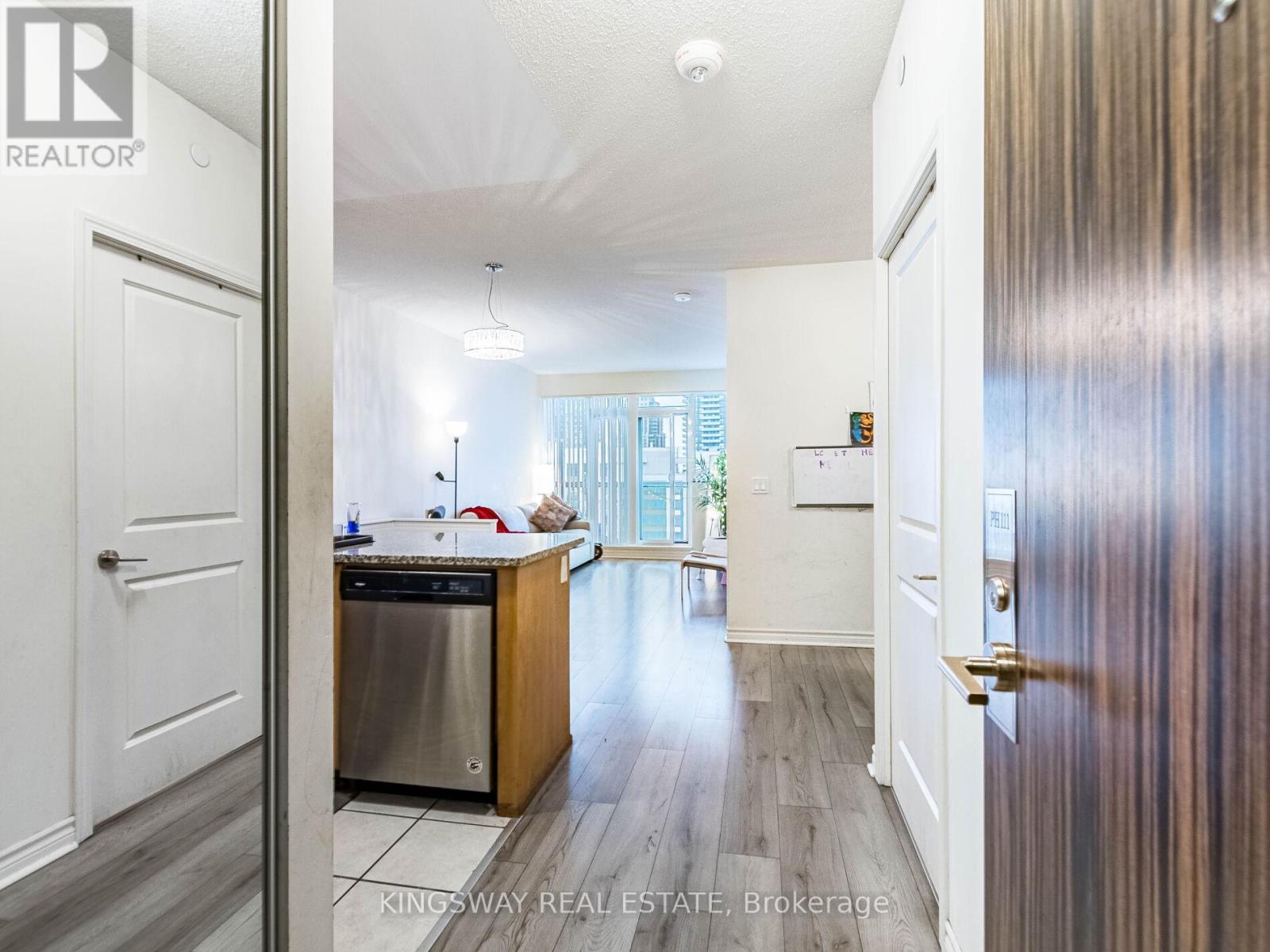 Ph 111 - 349 Rathburn Road, Mississauga, Ontario  L5B 0G9 - Photo 14 - W12959138