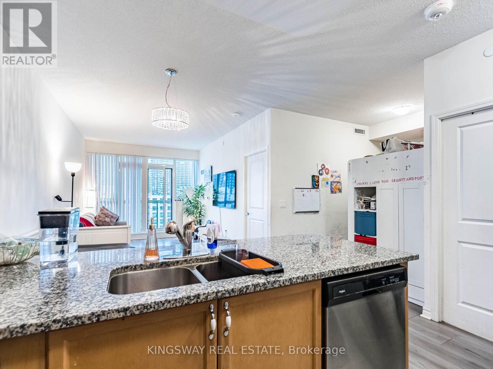 Ph 111 - 349 Rathburn Road, Mississauga, Ontario  L5B 0G9 - Photo 19 - W12959138