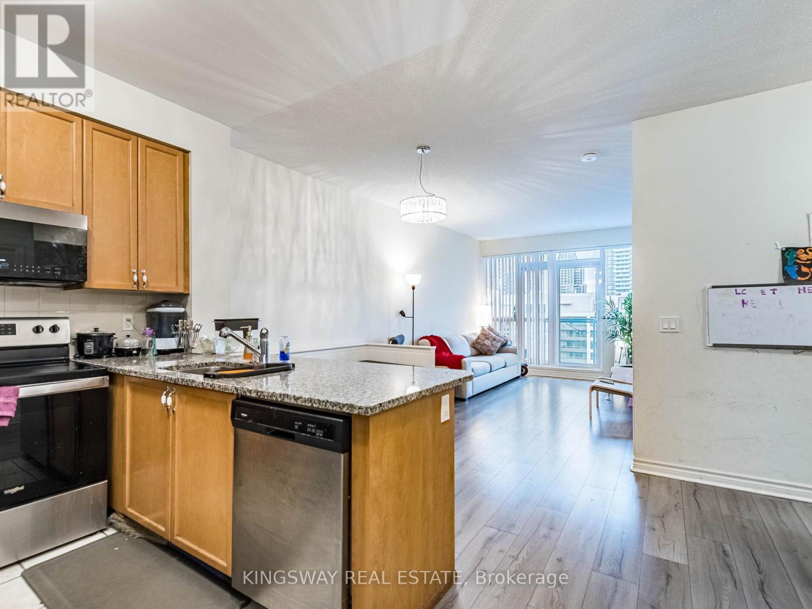 Ph 111 - 349 Rathburn Road, Mississauga, Ontario  L5B 0G9 - Photo 20 - W12959138