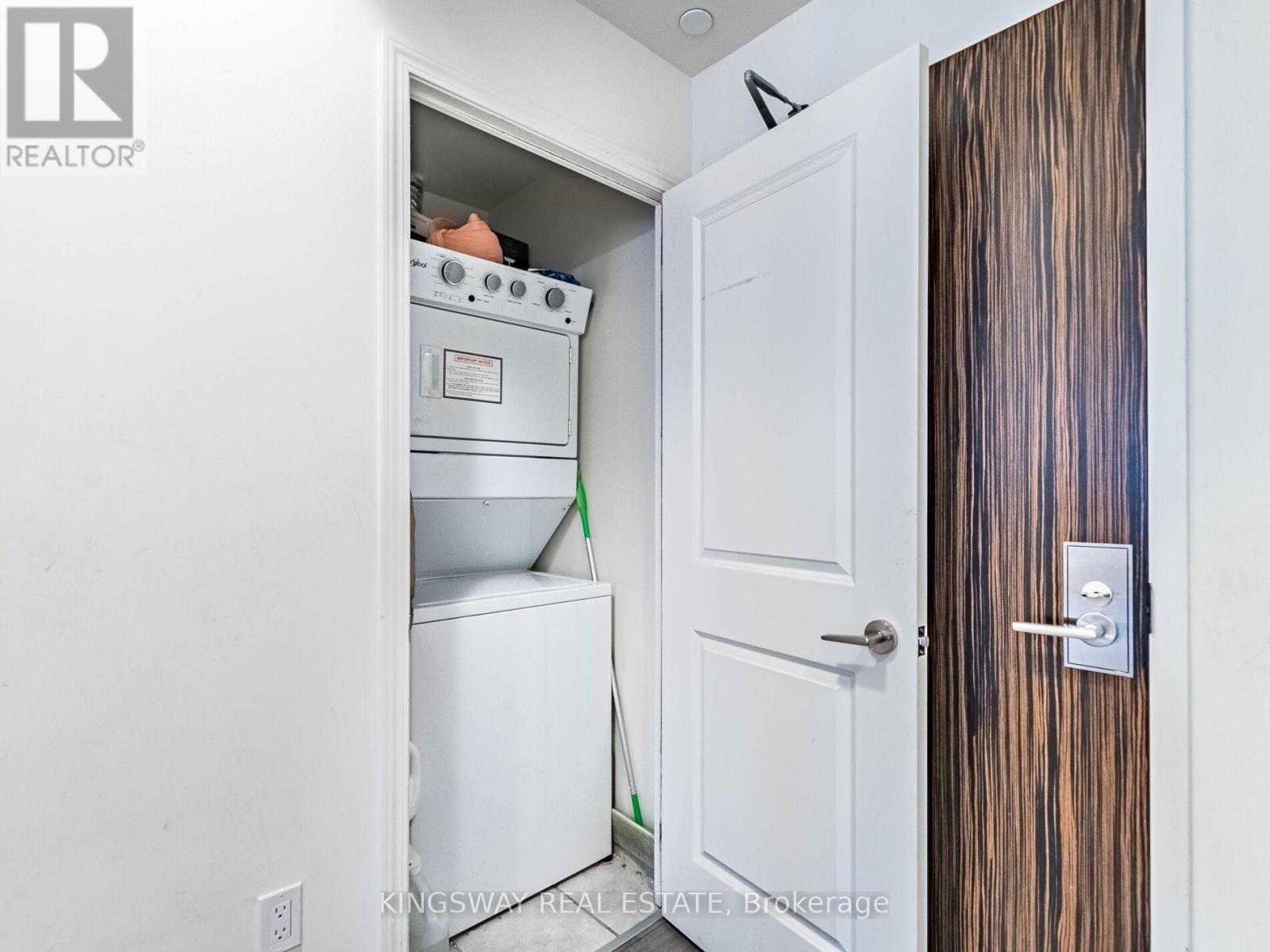 Ph 111 - 349 Rathburn Road, Mississauga, Ontario  L5B 0G9 - Photo 35 - W12959138