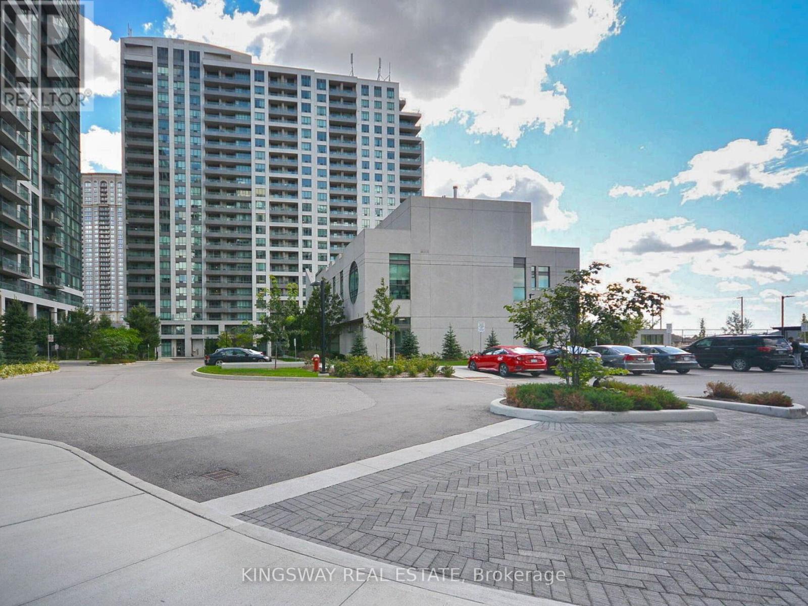 Ph 111 - 349 Rathburn Road, Mississauga, Ontario  L5B 0G9 - Photo 5 - W12959138