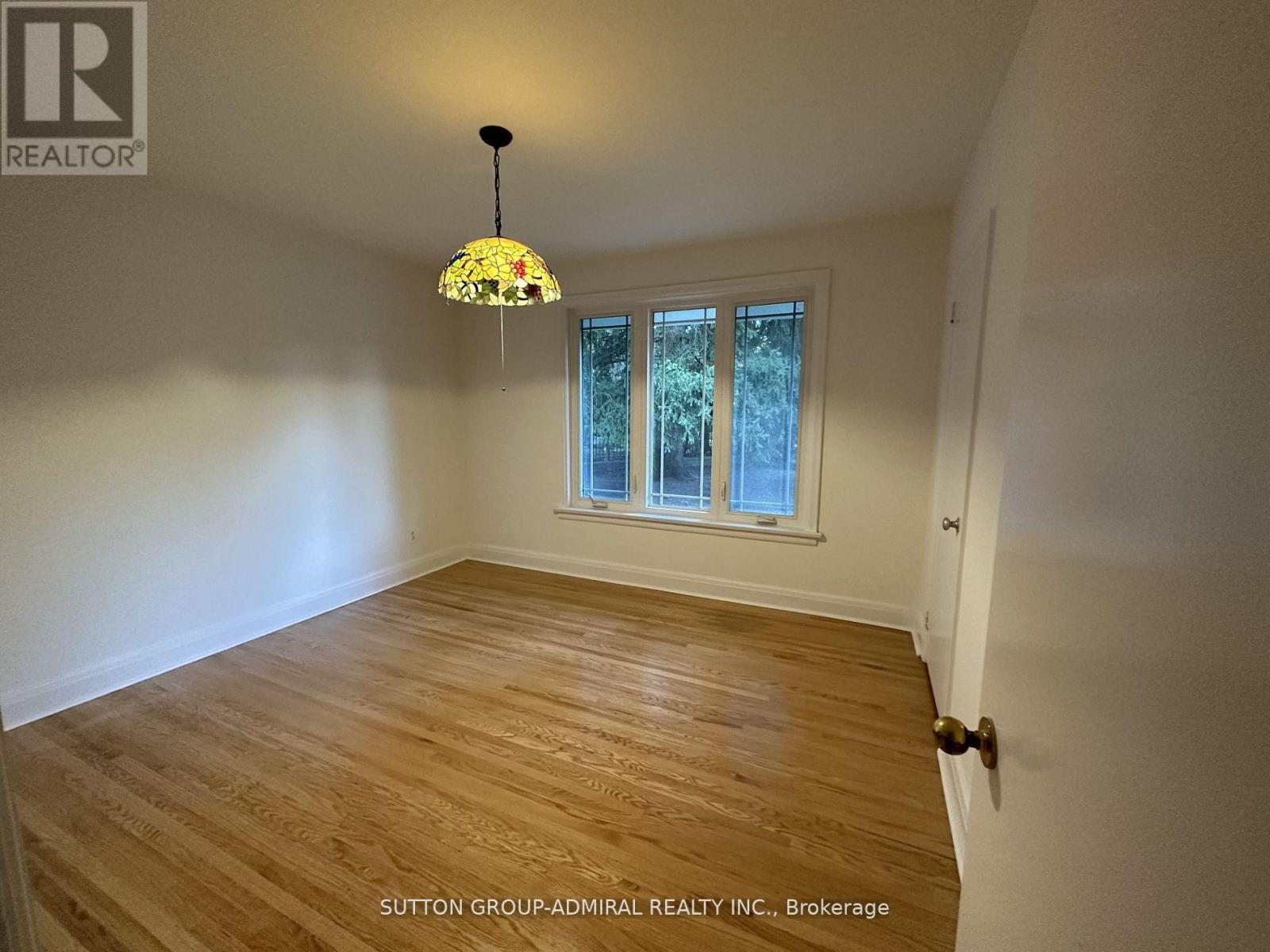 97 Valecrest Drive, Toronto, Ontario  M9A 4P5 - Photo 7 - W12959150