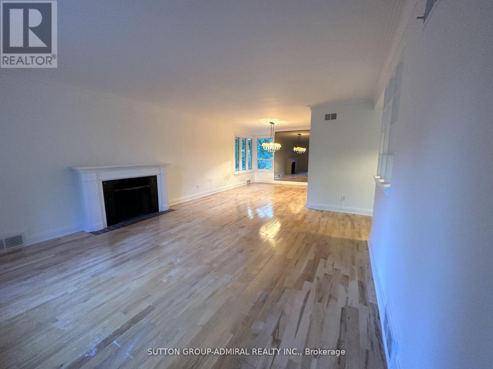 97 Valecrest Drive, Toronto, Ontario  M9A 4P5 - Photo 8 - W12959150