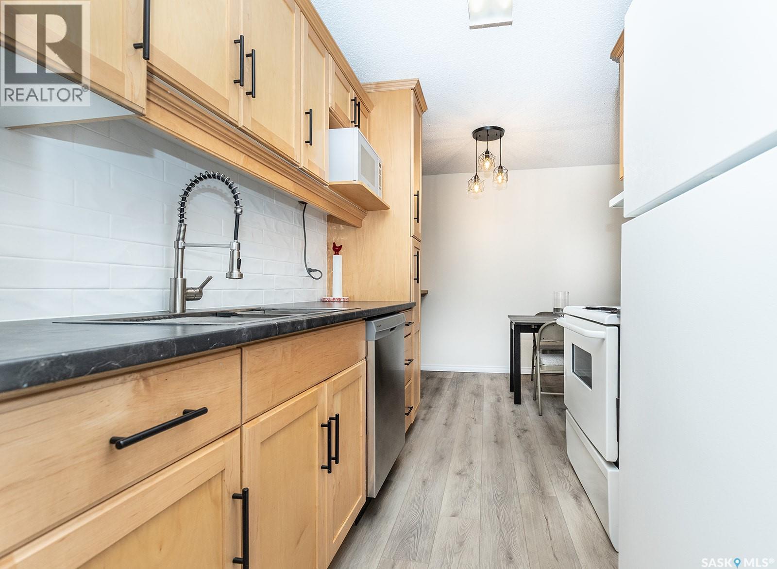 231 310 Stillwater Drive, Saskatoon, Saskatchewan  S7J 4H7 - Photo 4 - SK032130