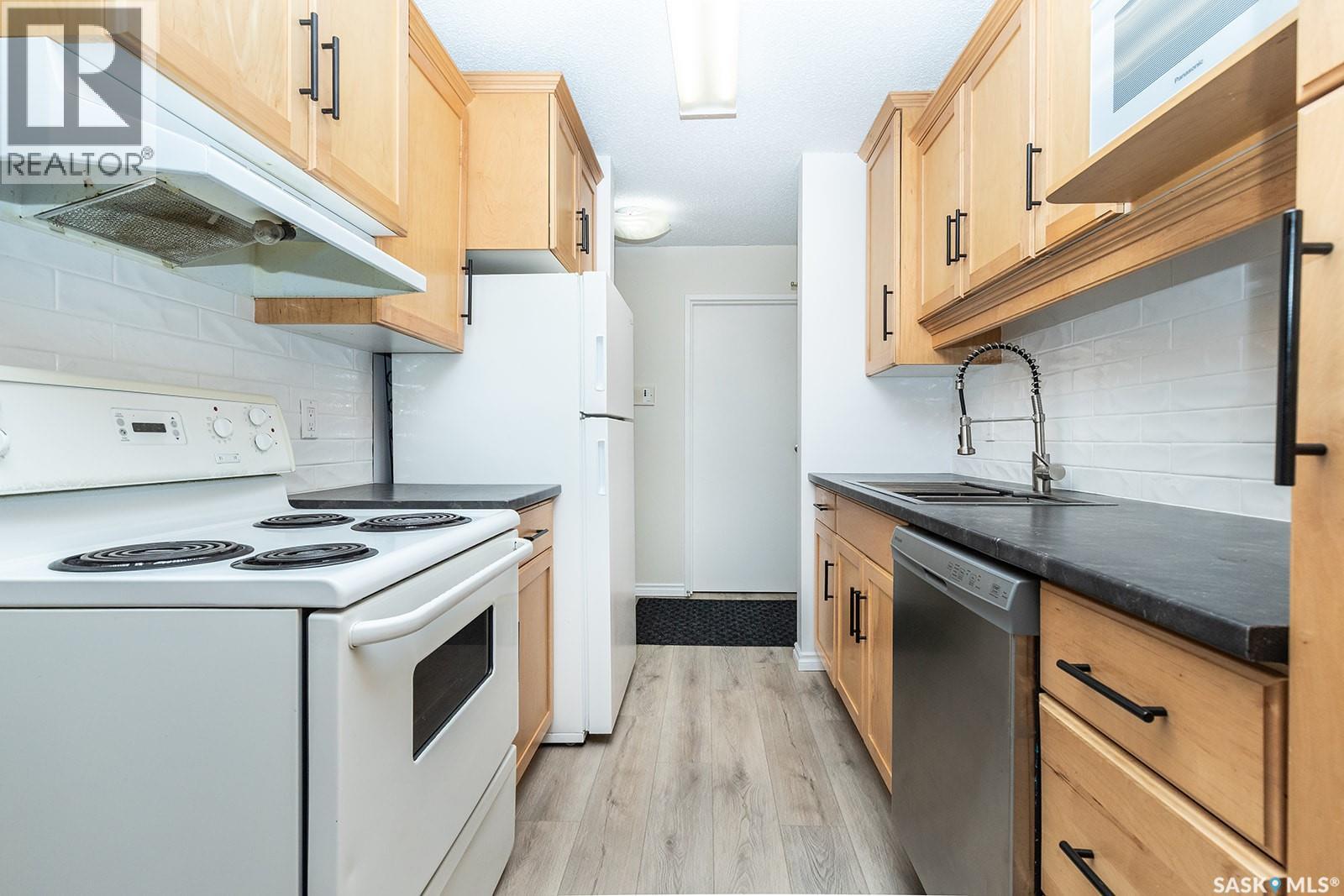 231 310 Stillwater Drive, Saskatoon, Saskatchewan  S7J 4H7 - Photo 5 - SK032130