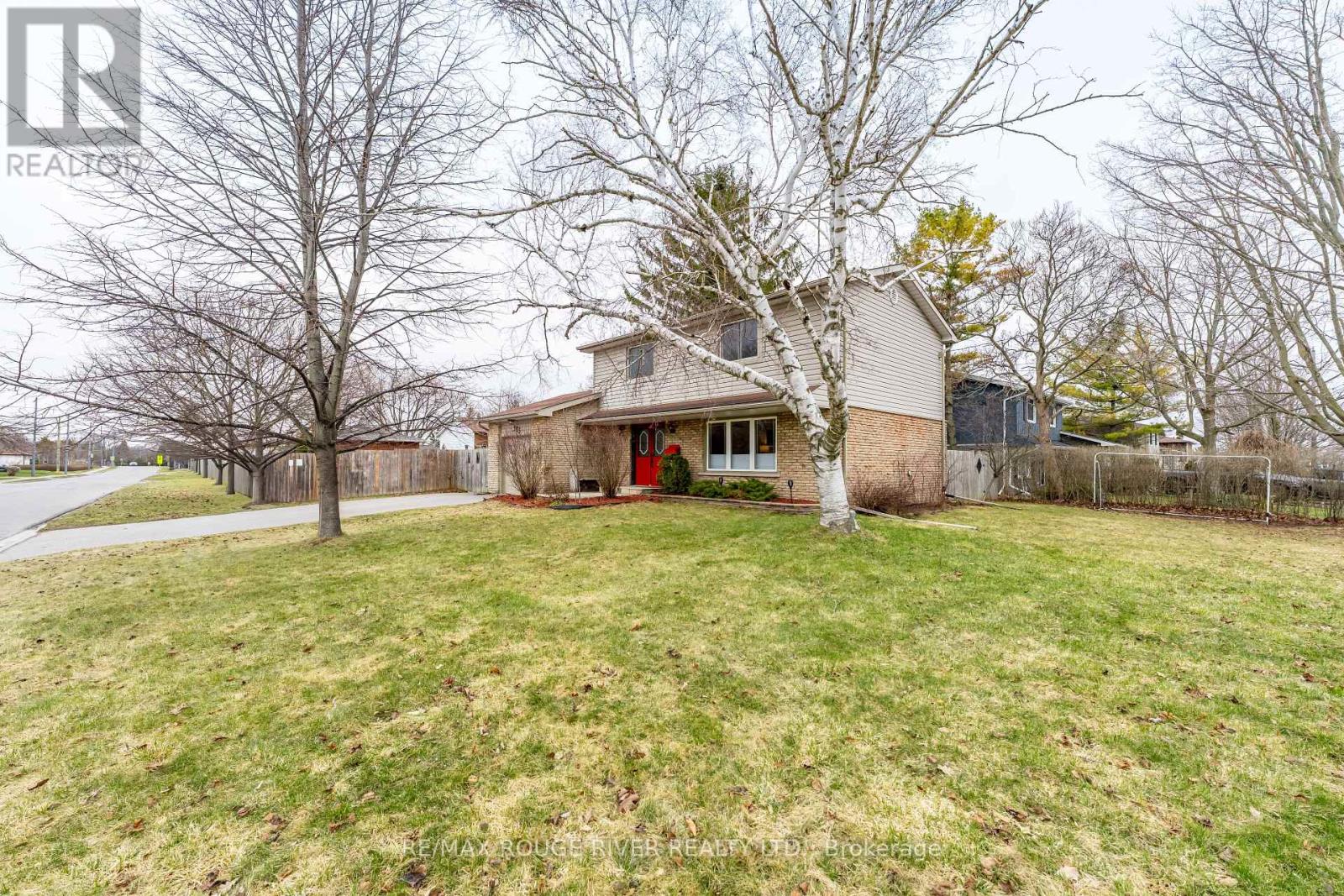 585 Burwash Street, Cobourg, Ontario  K9A 1Y7 - Photo 3 - X12806796