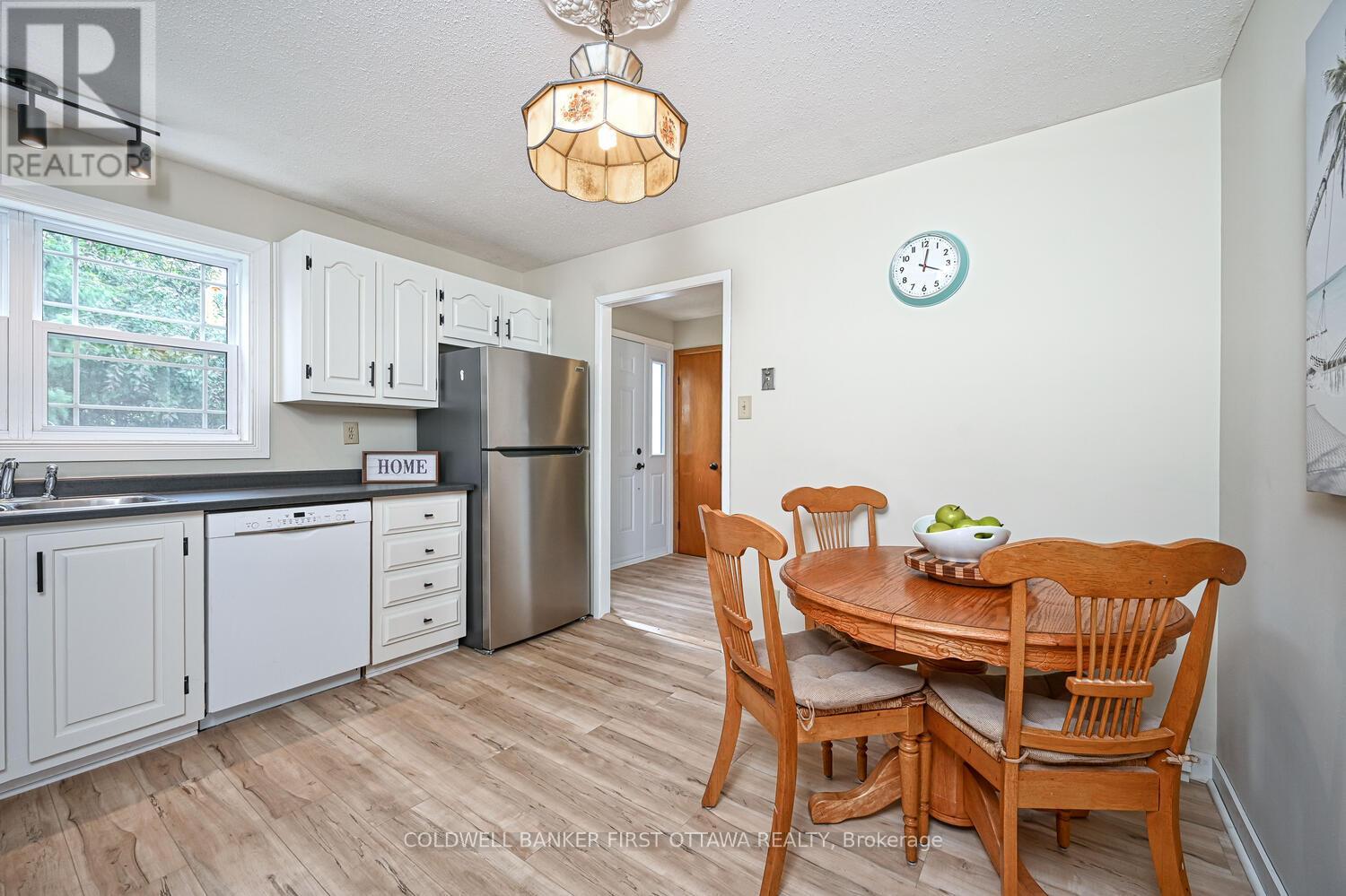 22 Poole Creek Crescent, Ottawa, Ontario  K2S 1T6 - Photo 15 - X12836098