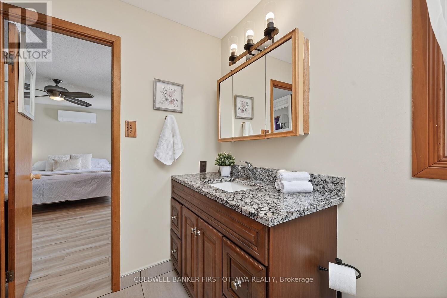 22 Poole Creek Crescent, Ottawa, Ontario  K2S 1T6 - Photo 21 - X12836098