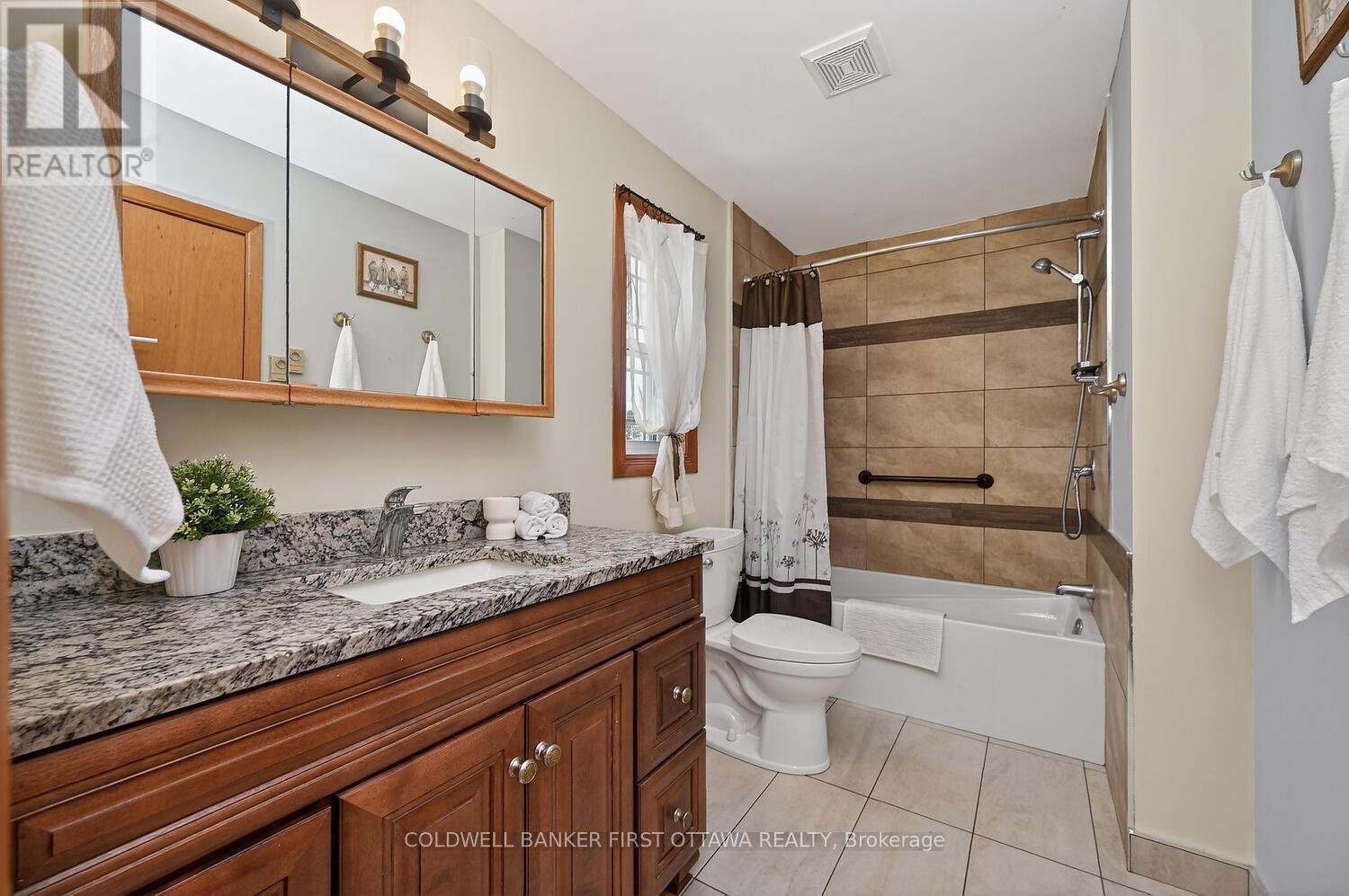 22 Poole Creek Crescent, Ottawa, Ontario  K2S 1T6 - Photo 20 - X12836098