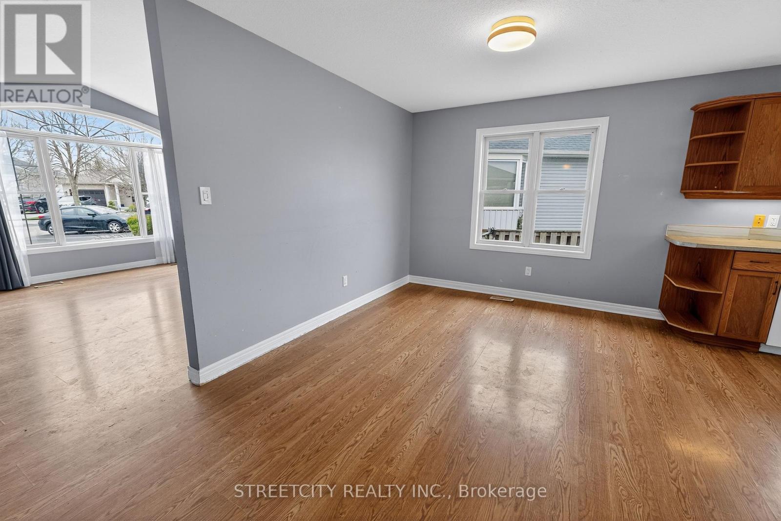 36 Glenview Court, St. Thomas, Ontario  N5P 4N9 - Photo 10 - X12959178