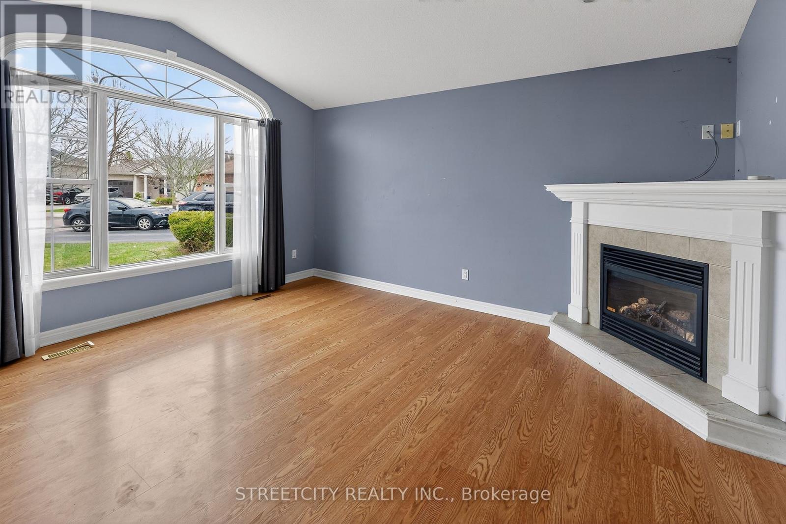 36 Glenview Court, St. Thomas, Ontario  N5P 4N9 - Photo 5 - X12959178