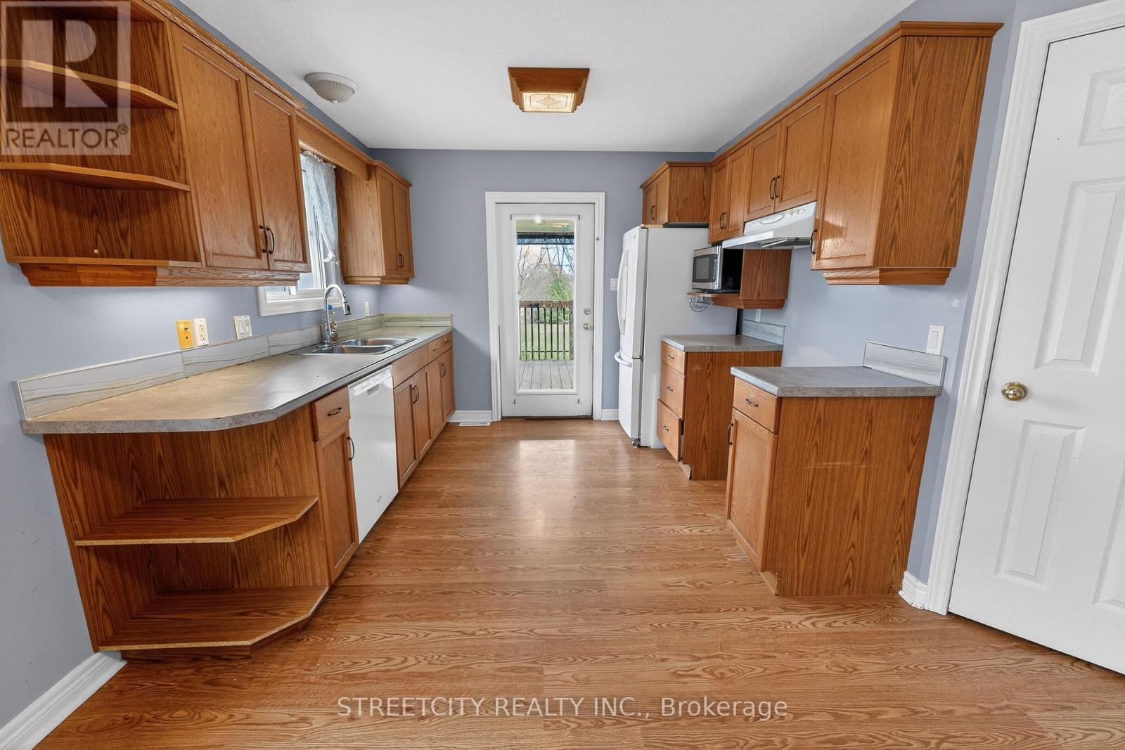 36 Glenview Court, St. Thomas, Ontario  N5P 4N9 - Photo 8 - X12959178