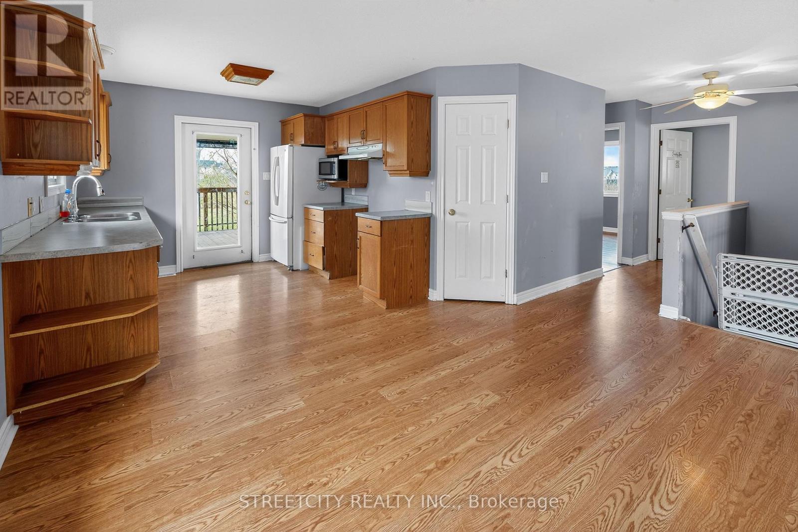 36 Glenview Court, St. Thomas, Ontario  N5P 4N9 - Photo 9 - X12959178