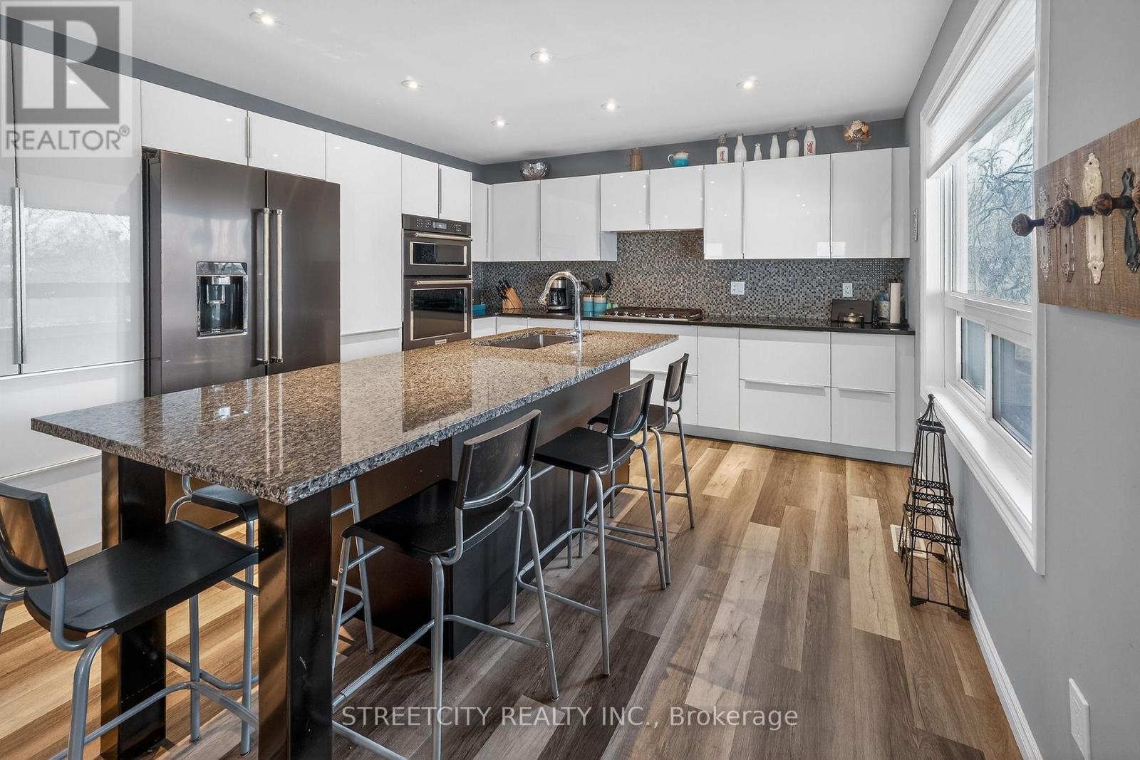 387 Stanley Park Drive, Central Elgin, Ontario  N5L 1E6 - Photo 7 - X12959194