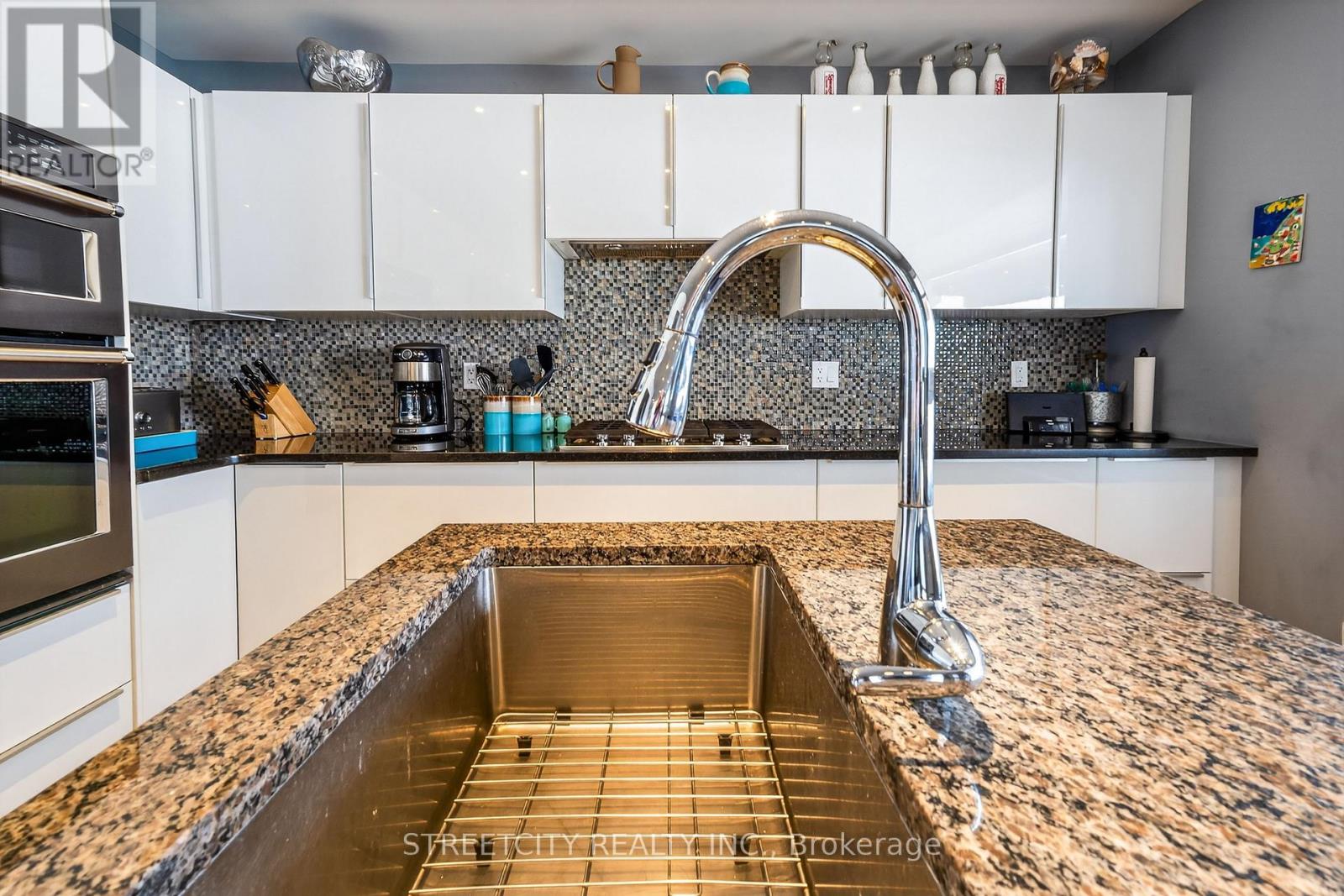 387 Stanley Park Drive, Central Elgin, Ontario  N5L 1E6 - Photo 8 - X12959194