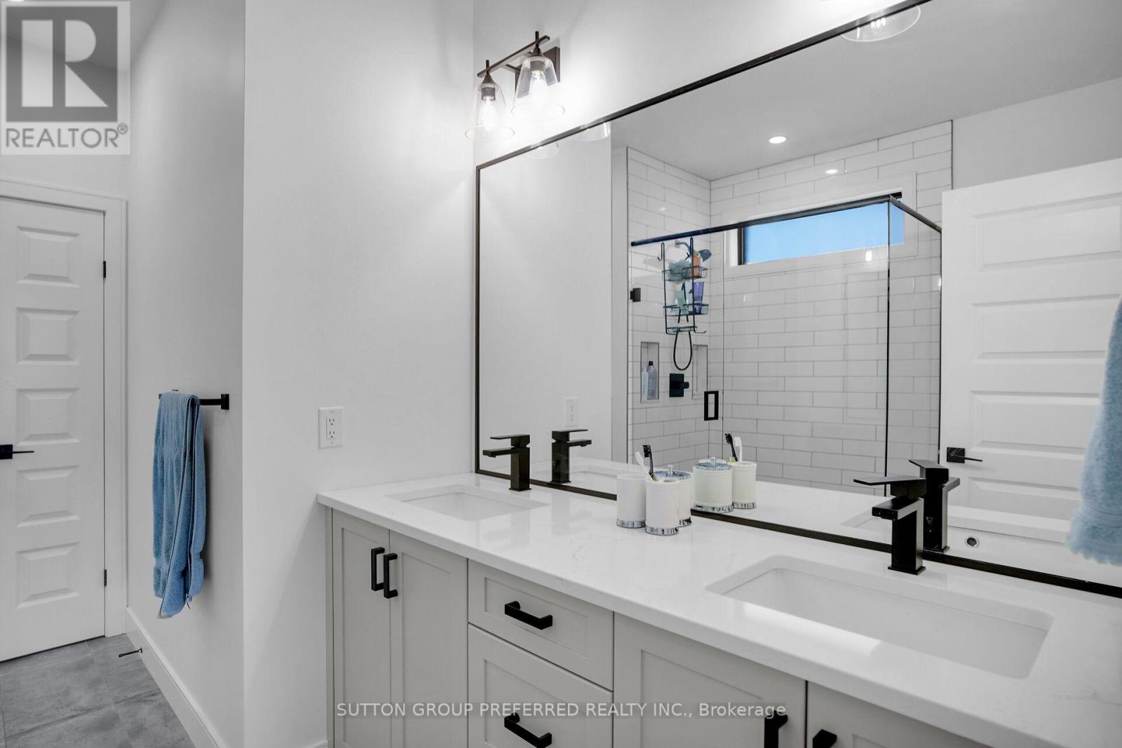 1928 Trailsway Drive, London South (South B), Ontario  N6K 0K7 - Photo 17 - X12959248