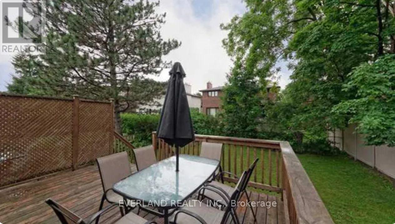 UPPER - 302 HENDON AVENUE, Toronto, Ontario