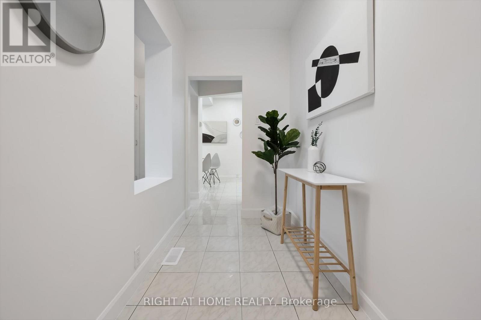 1 Auburn Avenue, Toronto, Ontario  M6H 2L6 - Photo 12 - W12865390