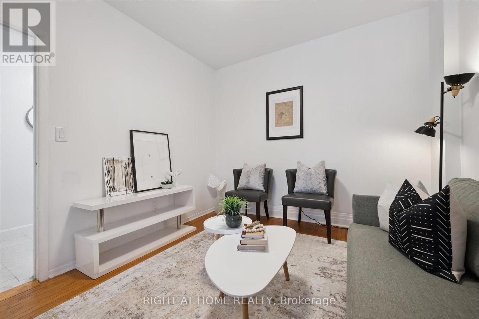 1 Auburn Avenue, Toronto, Ontario  M6H 2L6 - Photo 5 - W12865390