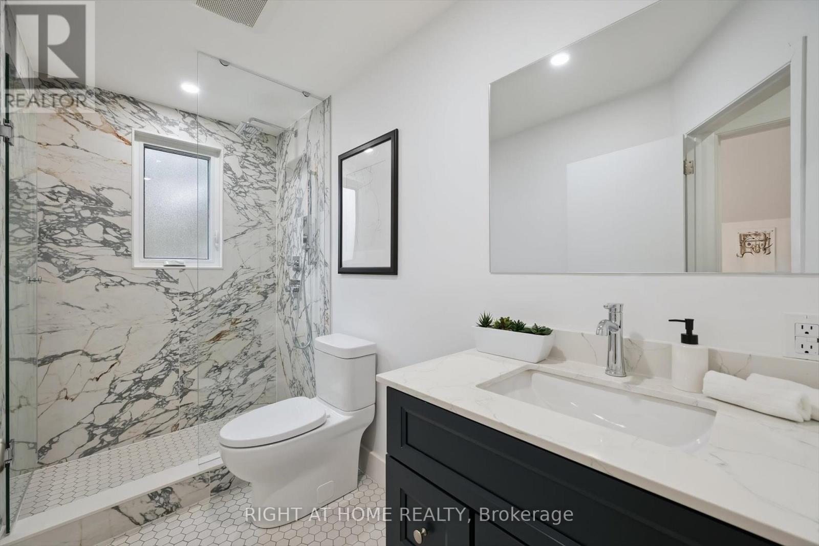 1 Auburn Avenue, Toronto, Ontario  M6H 2L6 - Photo 20 - W12865390