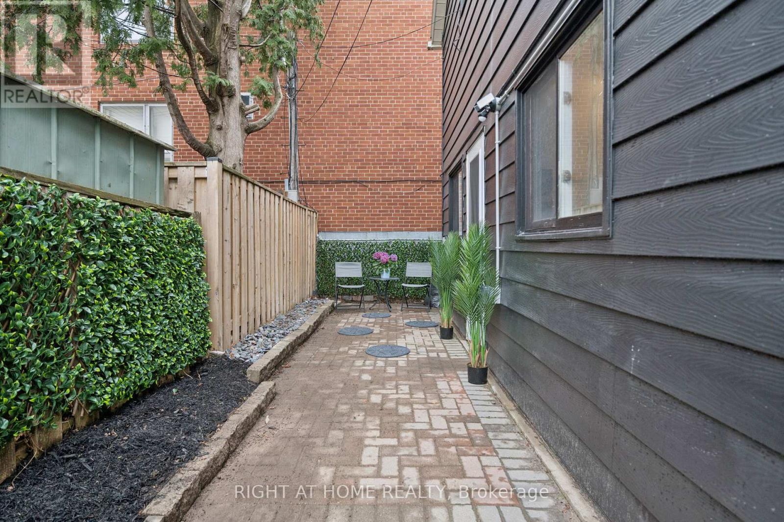 1 Auburn Avenue, Toronto, Ontario  M6H 2L6 - Photo 31 - W12865390