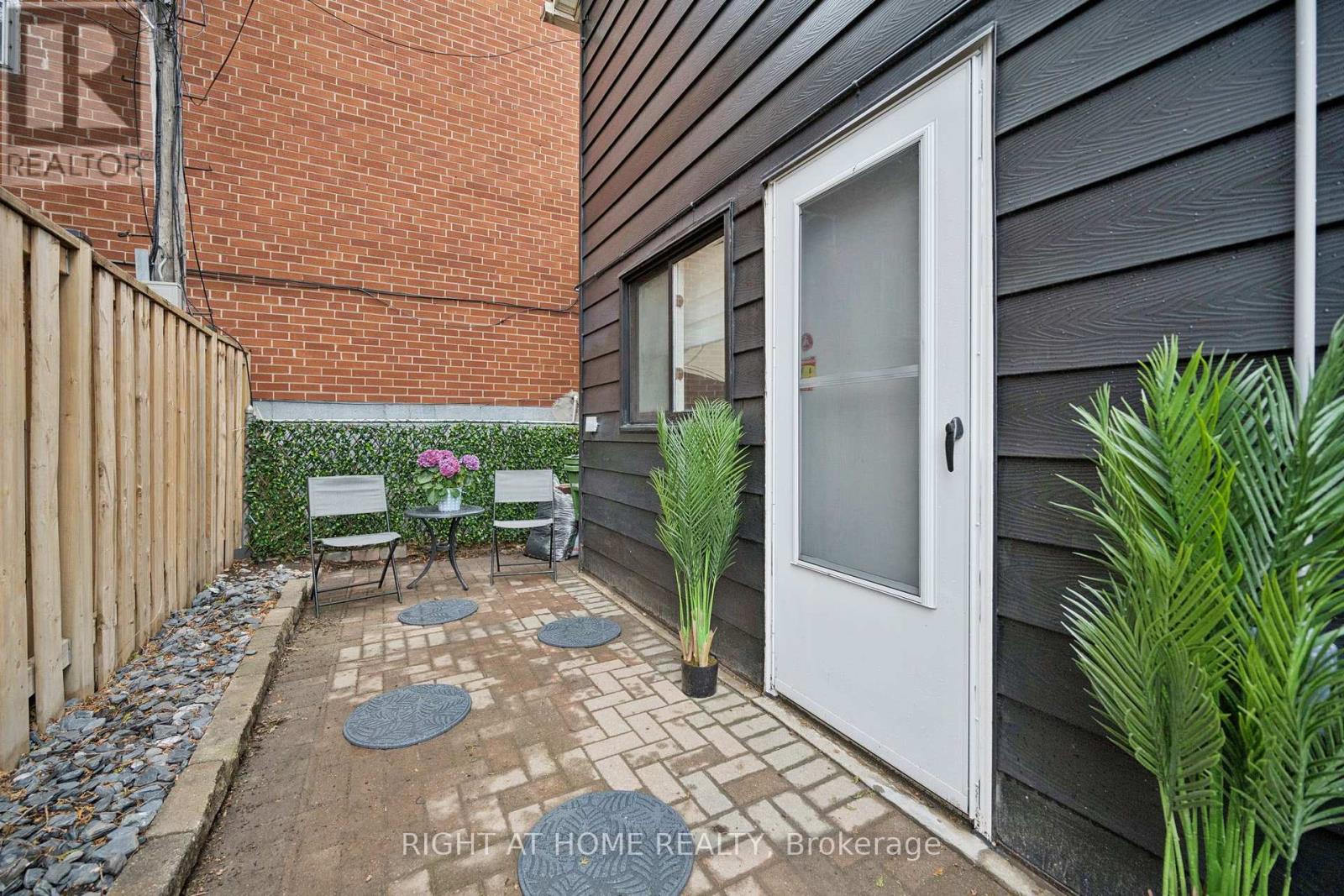 1 Auburn Avenue, Toronto, Ontario  M6H 2L6 - Photo 32 - W12865390