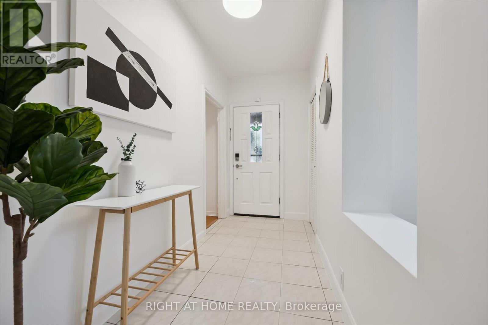 1 Auburn Avenue, Toronto, Ontario  M6H 2L6 - Photo 7 - W12865390