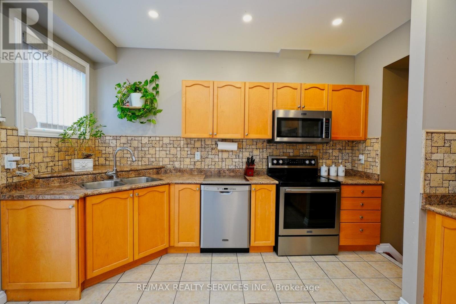 32 Ashdale Road, Brampton, Ontario  L6Y 5M7 - Photo 15 - W12955484