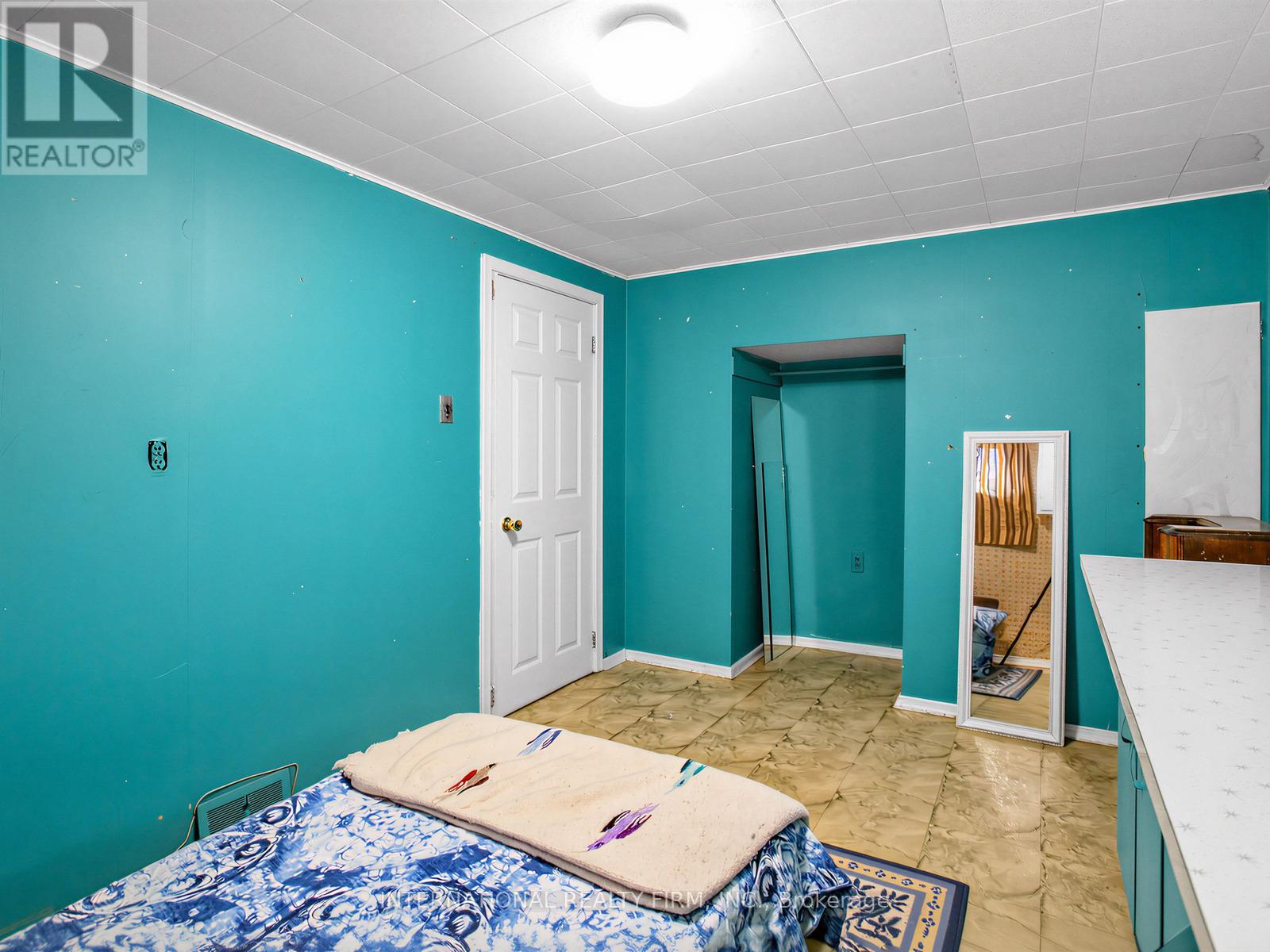 5 Castlebar Road, Toronto, Ontario  M8Z 2J4 - Photo 33 - W12955504