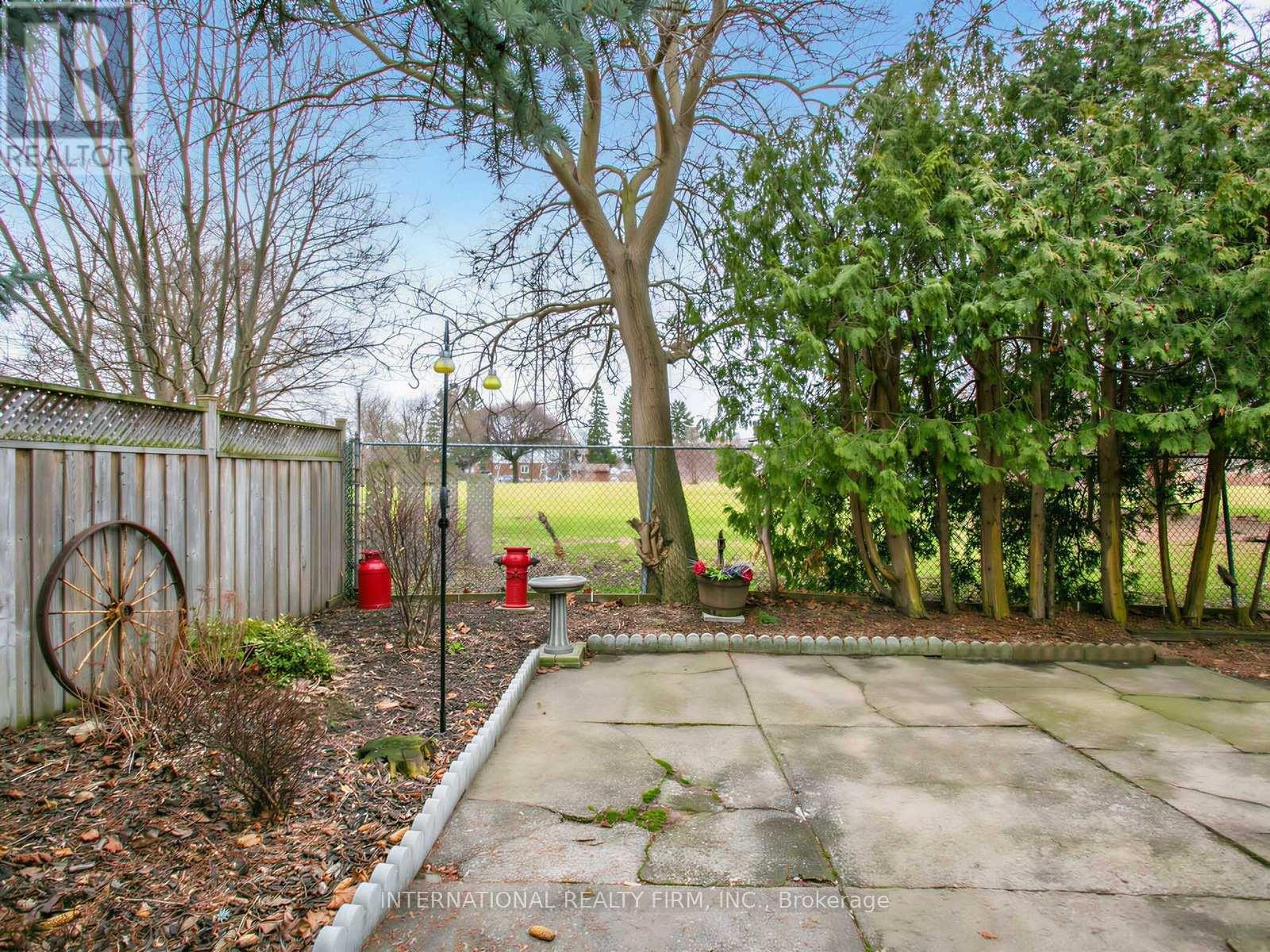 5 Castlebar Road, Toronto, Ontario  M8Z 2J4 - Photo 36 - W12955504