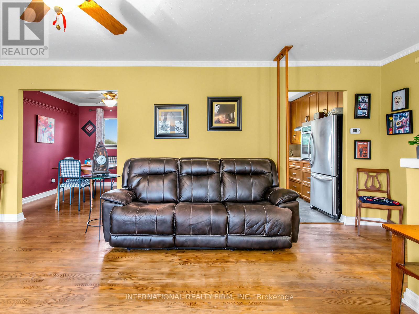 5 Castlebar Road, Toronto, Ontario  M8Z 2J4 - Photo 8 - W12955504