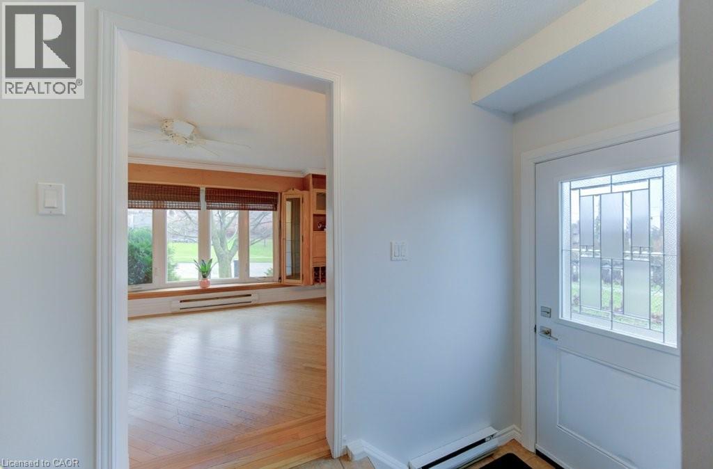 828 Elgin Street N, Cambridge, Ontario  N1R 8C2 - Photo 3 - 40817671