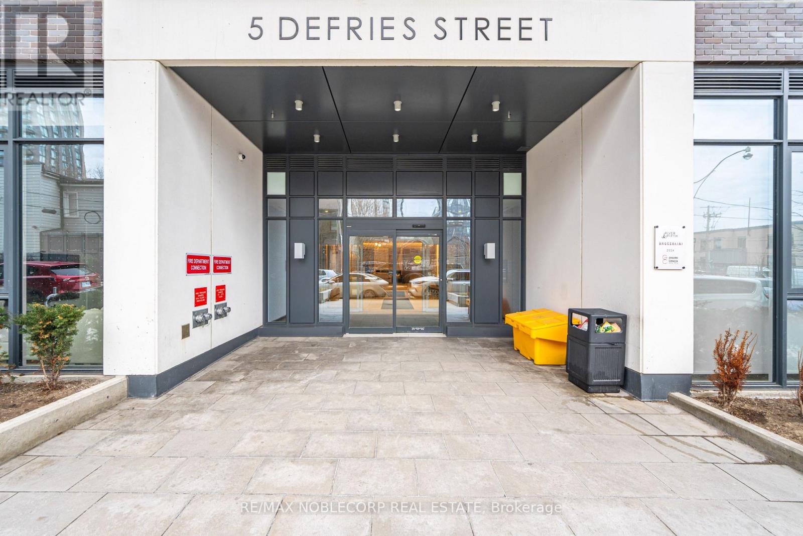 824 - 5 Defries Street, Toronto (Regent Park), Ontario  M5A 3R4 - Photo 2 - C12959198