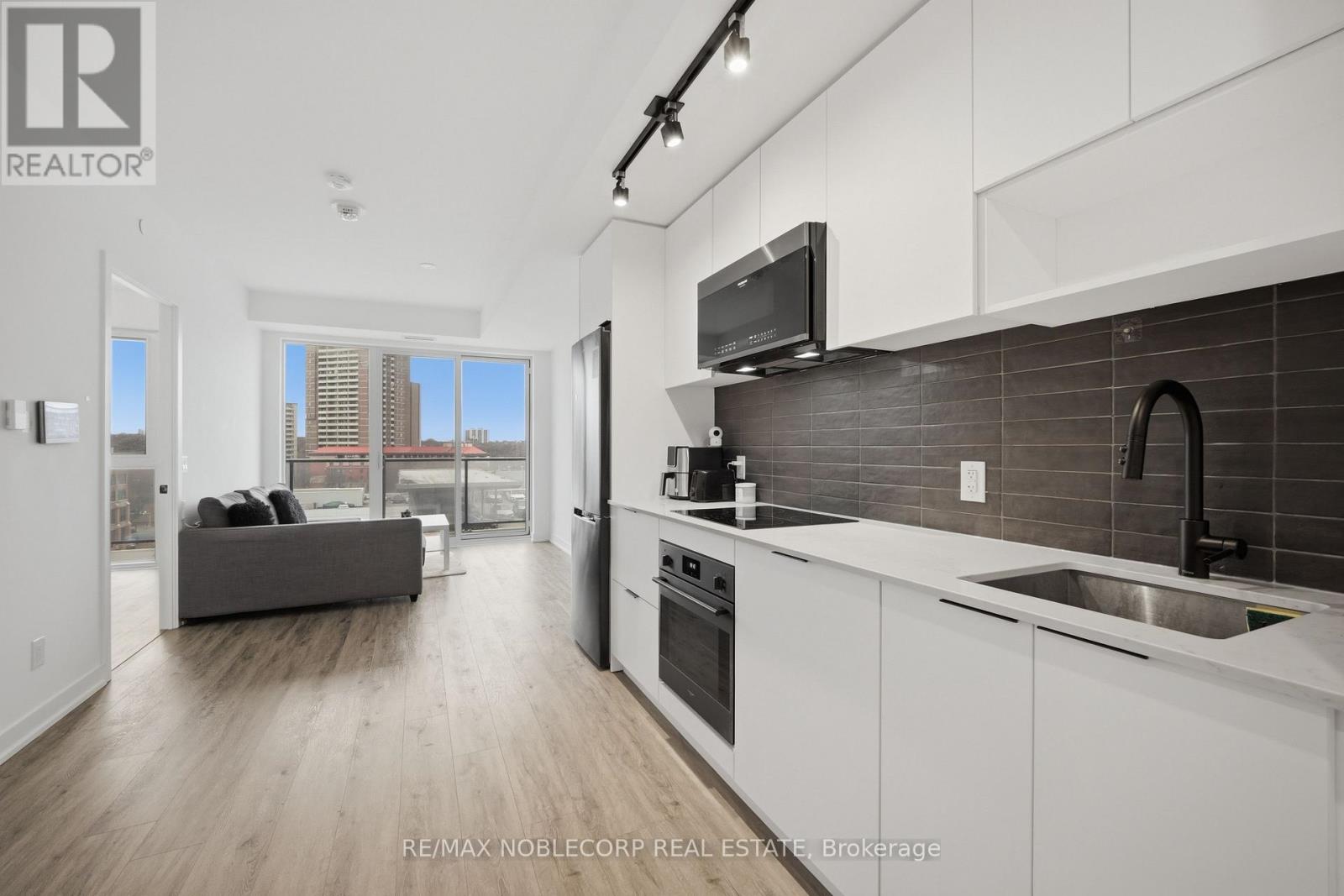 824 - 5 Defries Street, Toronto (Regent Park), Ontario  M5A 3R4 - Photo 5 - C12959198