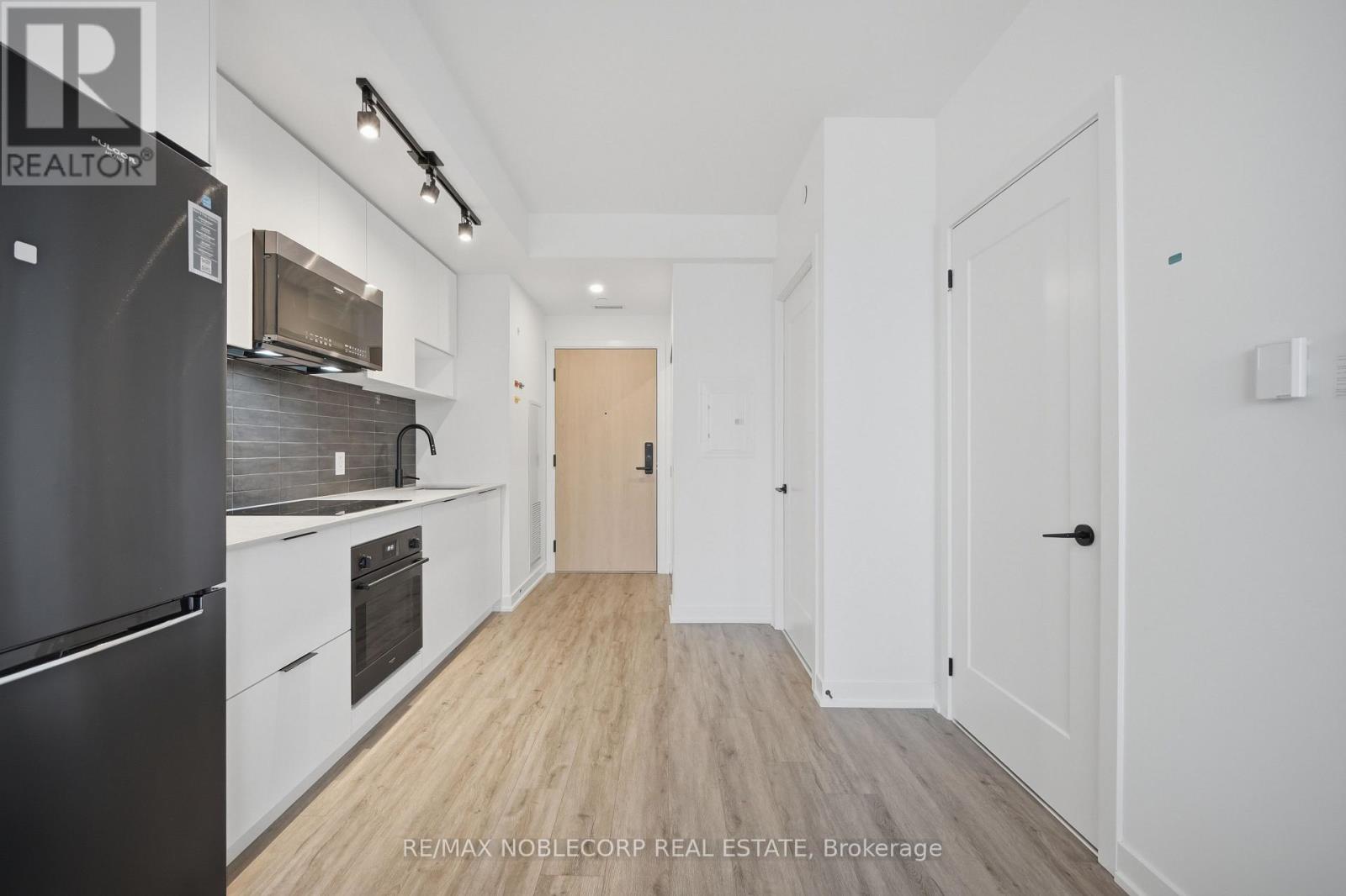 824 - 5 Defries Street, Toronto (Regent Park), Ontario  M5A 3R4 - Photo 9 - C12959198