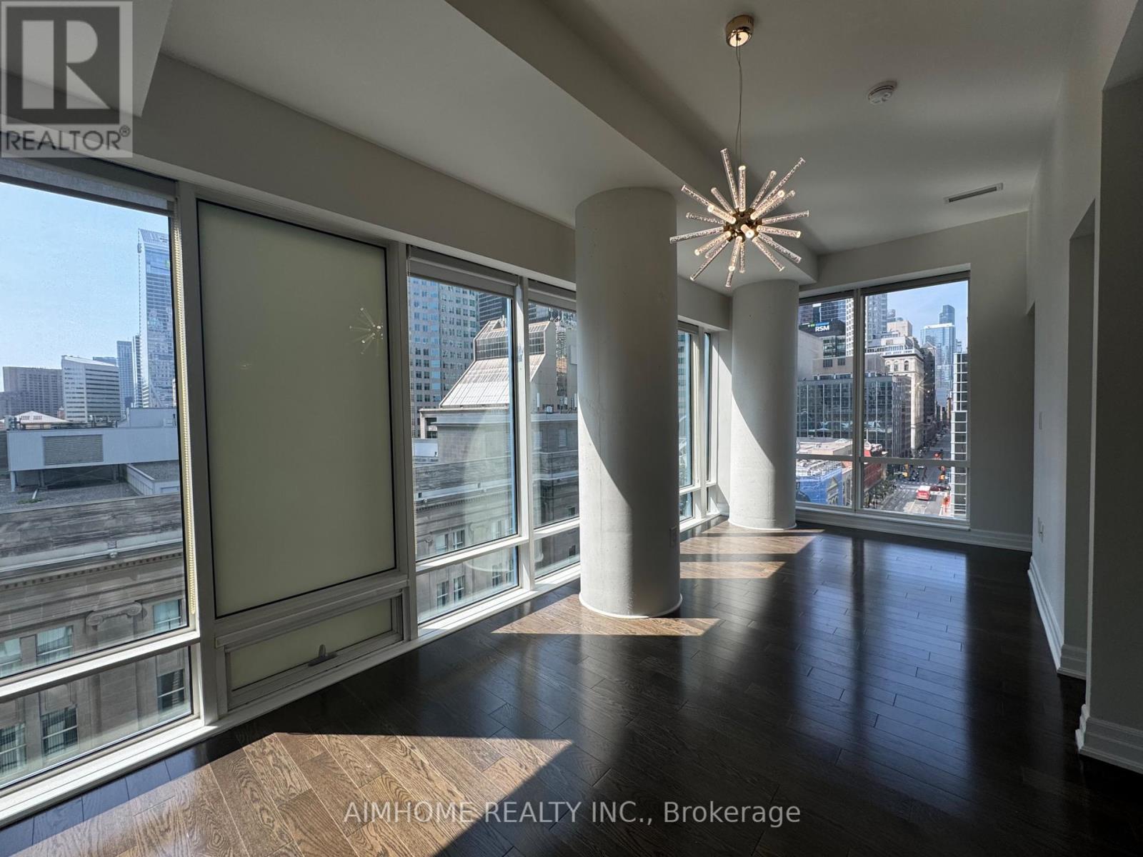 1006 - 8 The Esplanade Avenue, Toronto, Ontario  M5E 0A6 - Photo 15 - C12959216