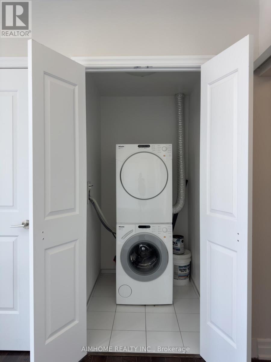 1006 - 8 The Esplanade Avenue, Toronto, Ontario  M5E 0A6 - Photo 22 - C12959216