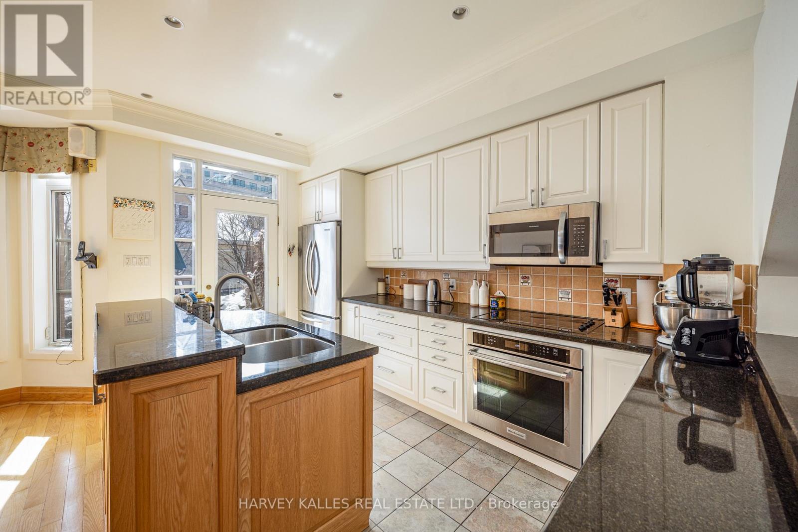 51 Shaftesbury Avenue, Toronto, Ontario  M4T 3B3 - Photo 16 - C12959222