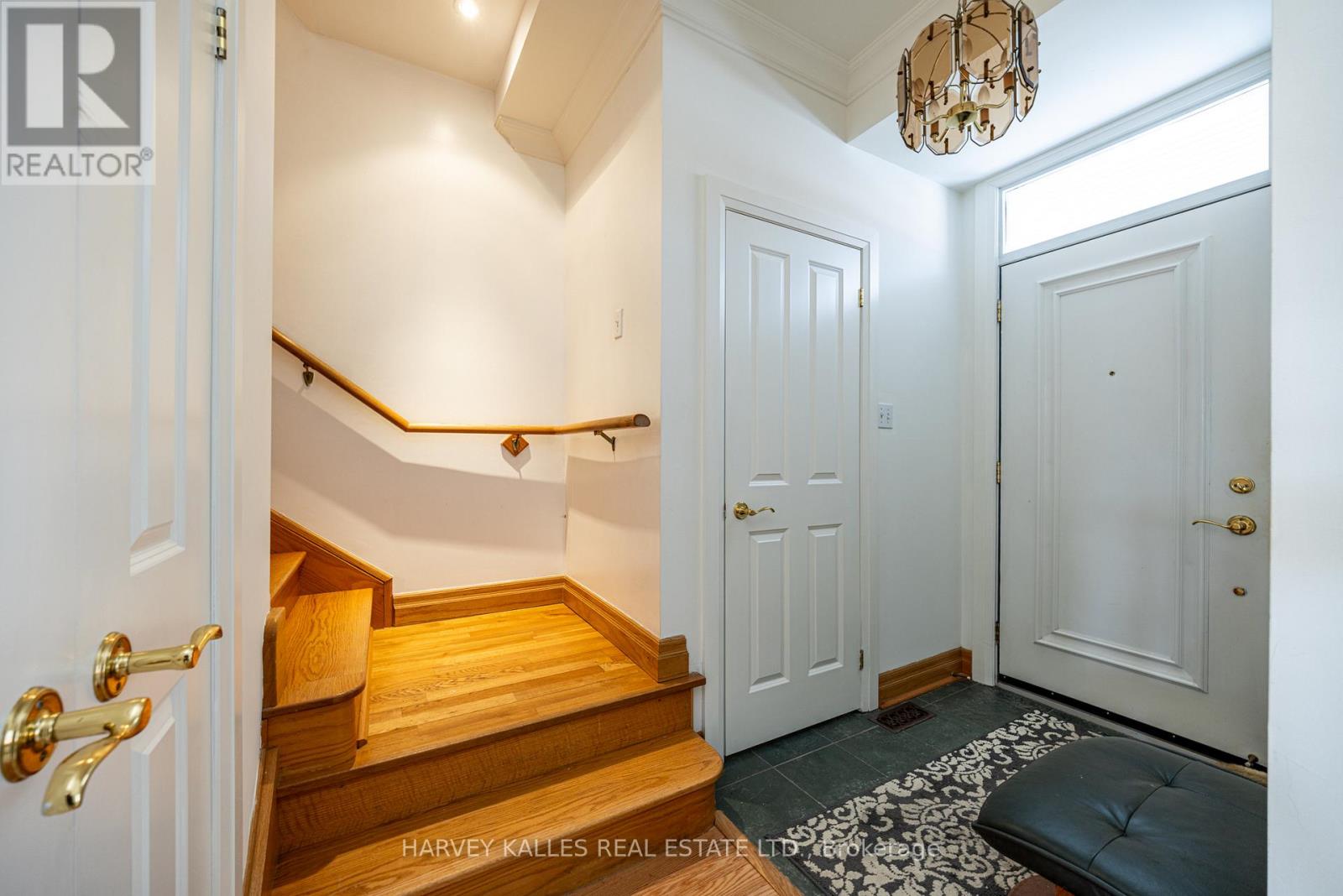 51 Shaftesbury Avenue, Toronto, Ontario  M4T 3B3 - Photo 2 - C12959222