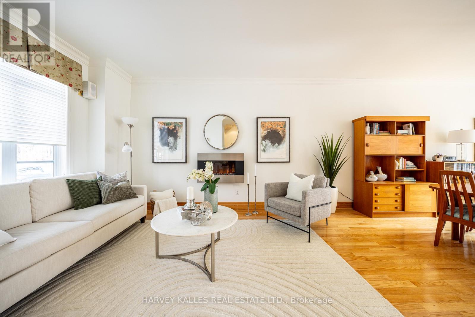 51 Shaftesbury Avenue, Toronto, Ontario  M4T 3B3 - Photo 4 - C12959222