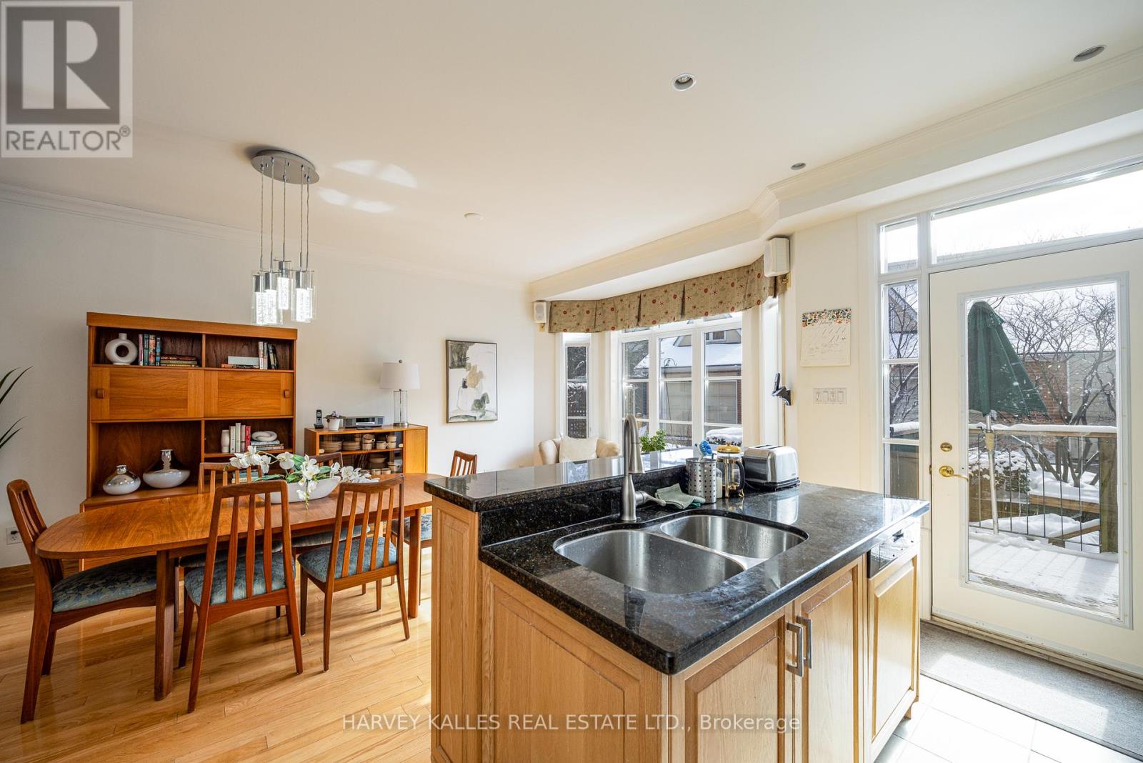 51 Shaftesbury Avenue, Toronto, Ontario  M4T 3B3 - Photo 9 - C12959222