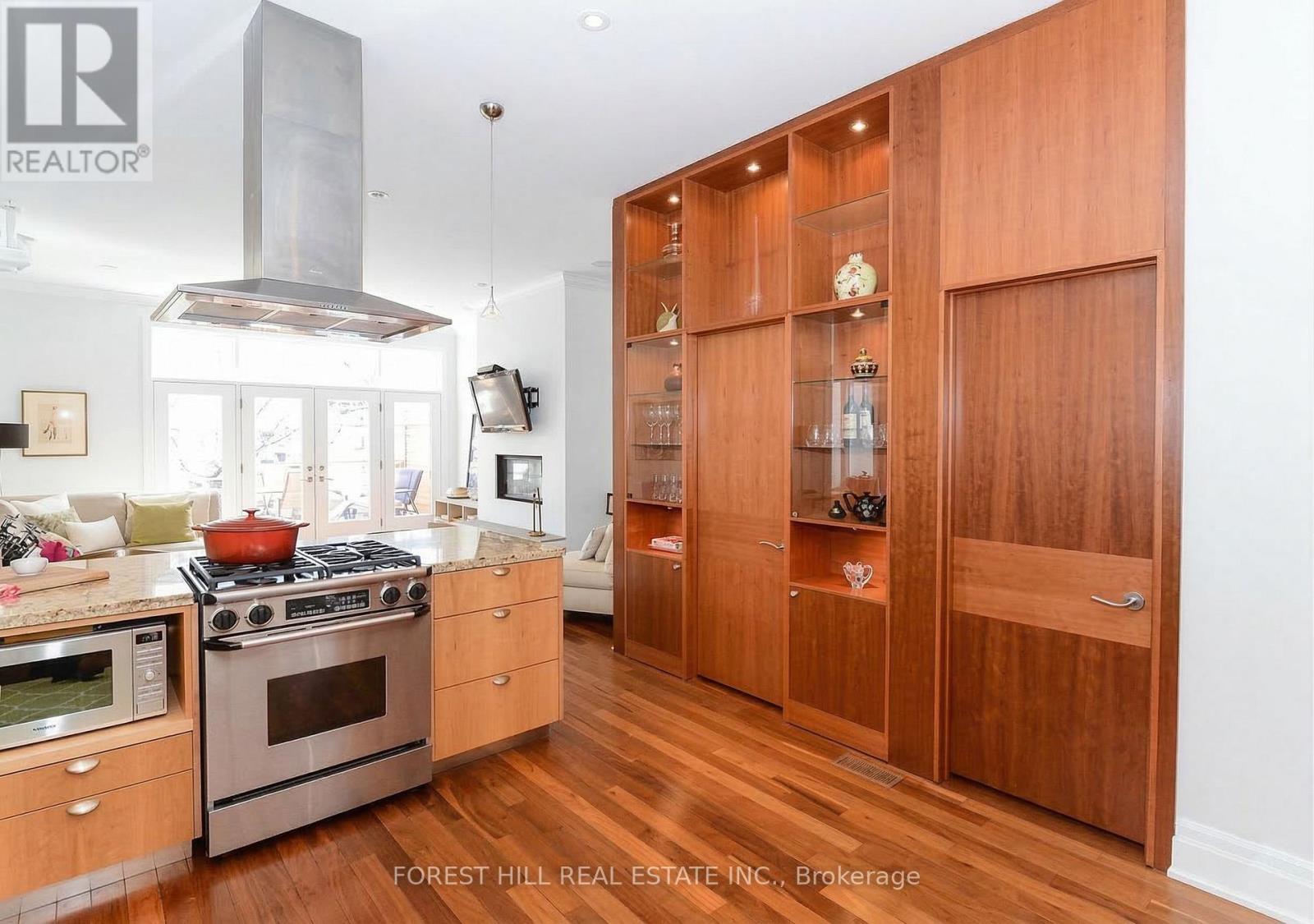 55 Petman Avenue, Toronto, Ontario  M4S 2S9 - Photo 6 - C12959236