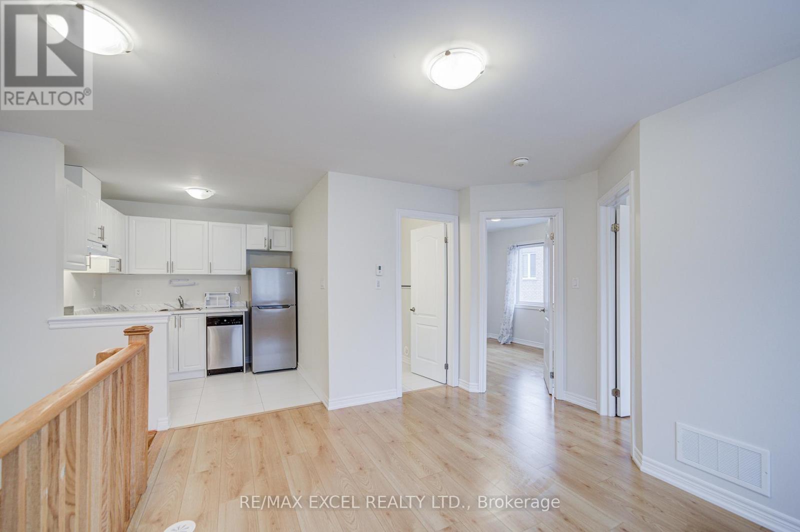 Coach - 172 Webb Street, Markham (Cornell), Ontario  L6B 0V5 - Photo 11 - N12959224