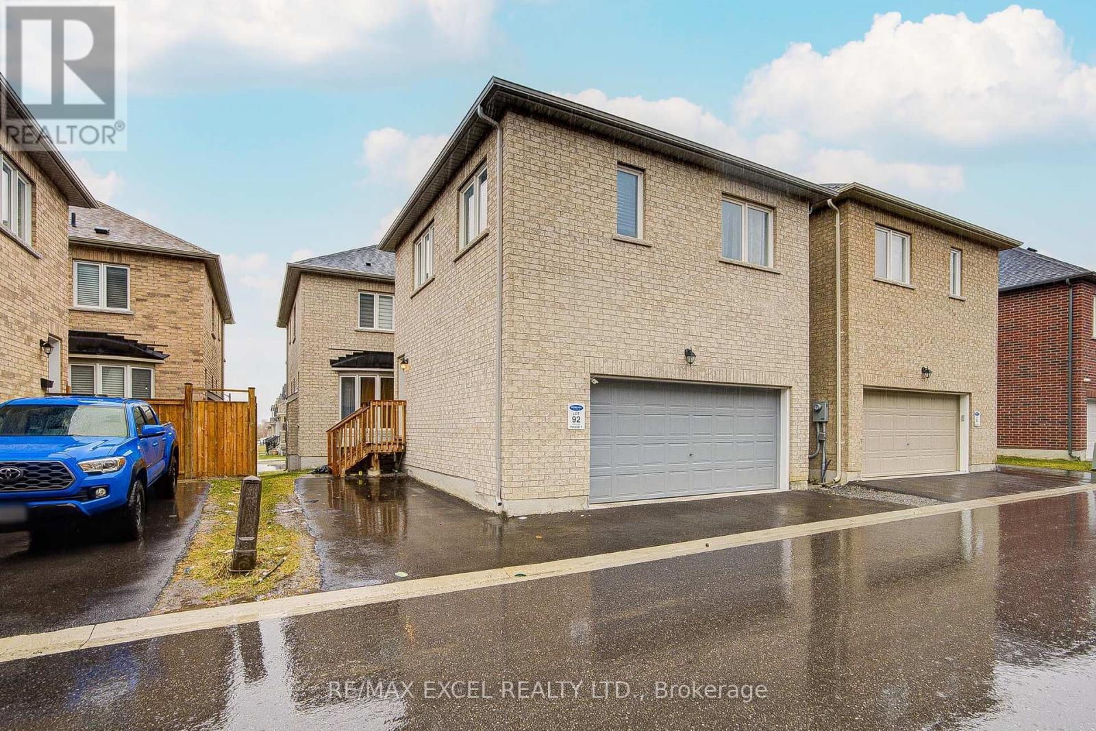 Coach - 172 Webb Street, Markham (Cornell), Ontario  L6B 0V5 - Photo 2 - N12959224