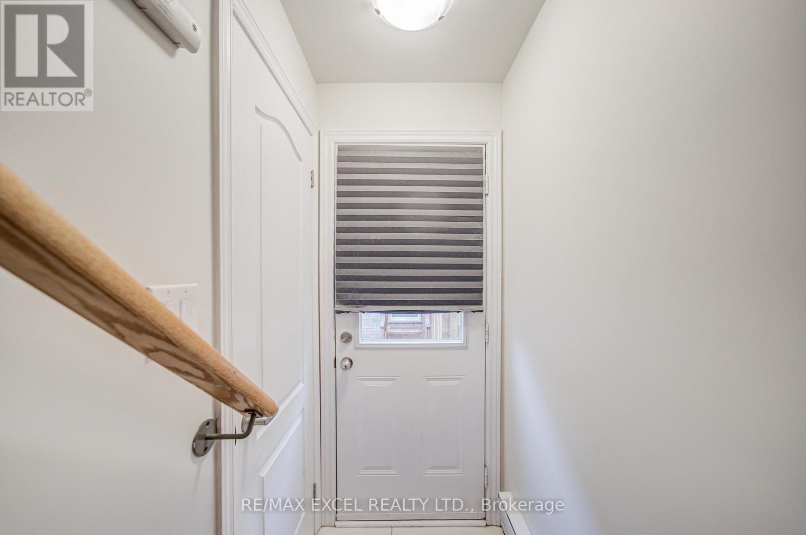 Coach - 172 Webb Street, Markham (Cornell), Ontario  L6B 0V5 - Photo 4 - N12959224