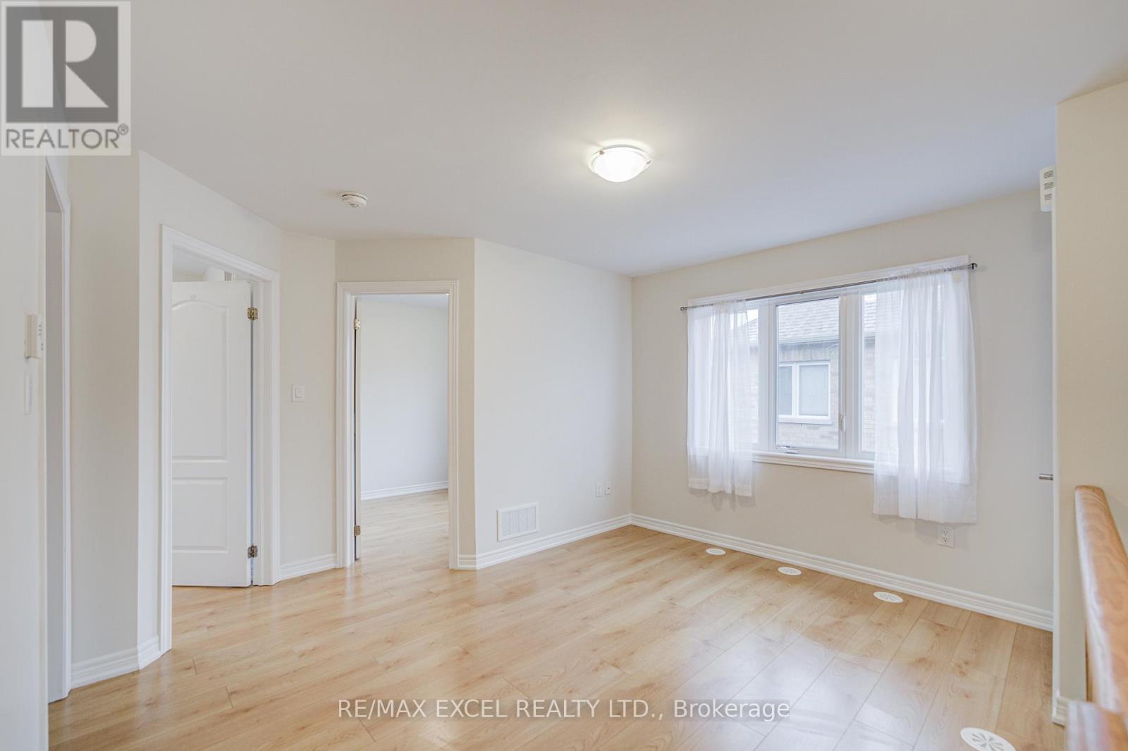 Coach - 172 Webb Street, Markham (Cornell), Ontario  L6B 0V5 - Photo 7 - N12959224