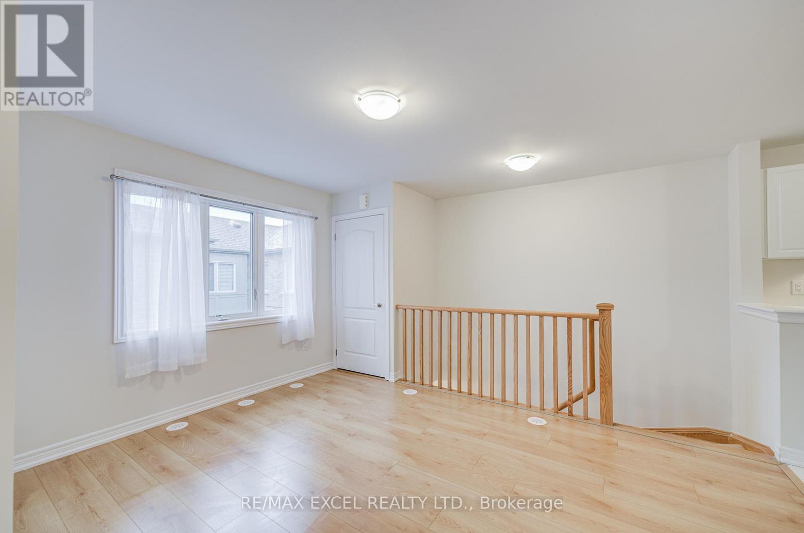 Coach - 172 Webb Street, Markham (Cornell), Ontario  L6B 0V5 - Photo 9 - N12959224